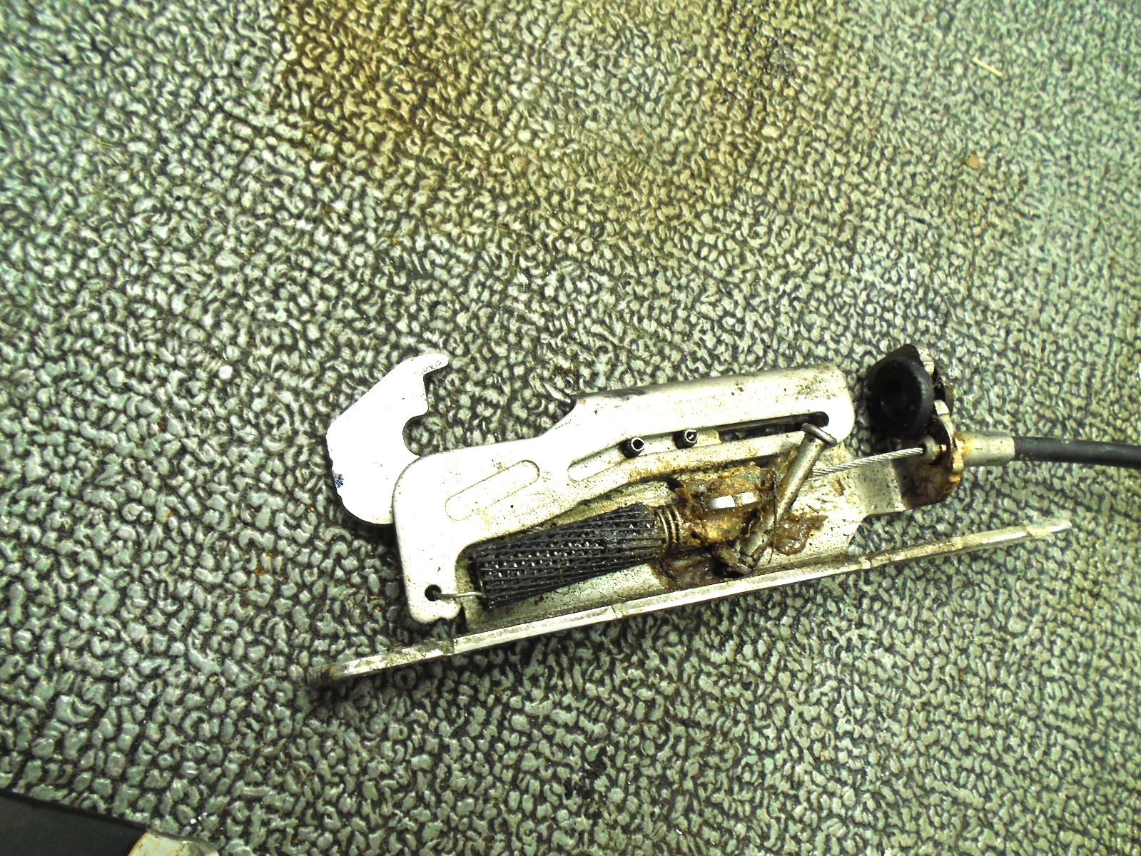 FRONT & SIDE LATCH ASSY 892062T02 MERCURY VERADO OUTBOARD 200-400 HP #4