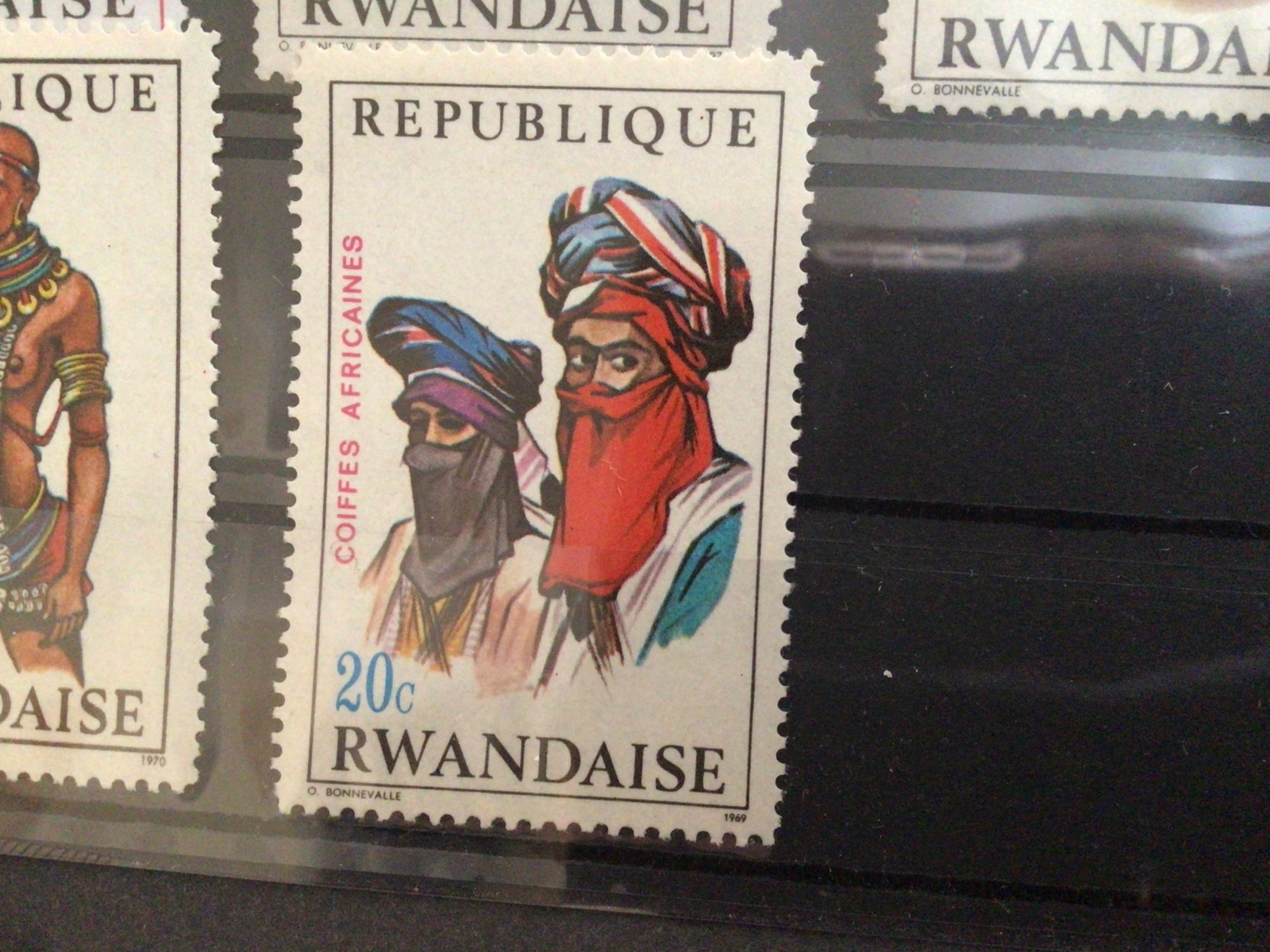 Republic Rwandaise costume & Headress no gum stamps Ref 60718