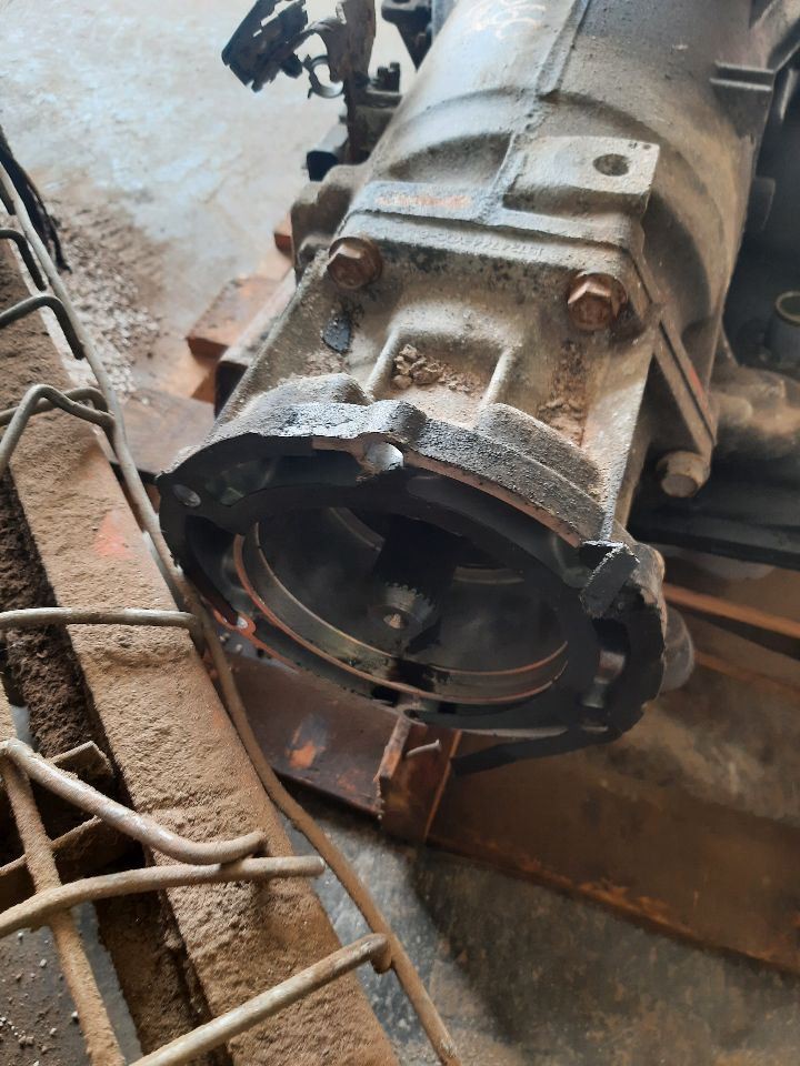 Automatic Transmission 5.3L 4WD 4X4 Fits 2001 SUBURBAN 1500 1327603