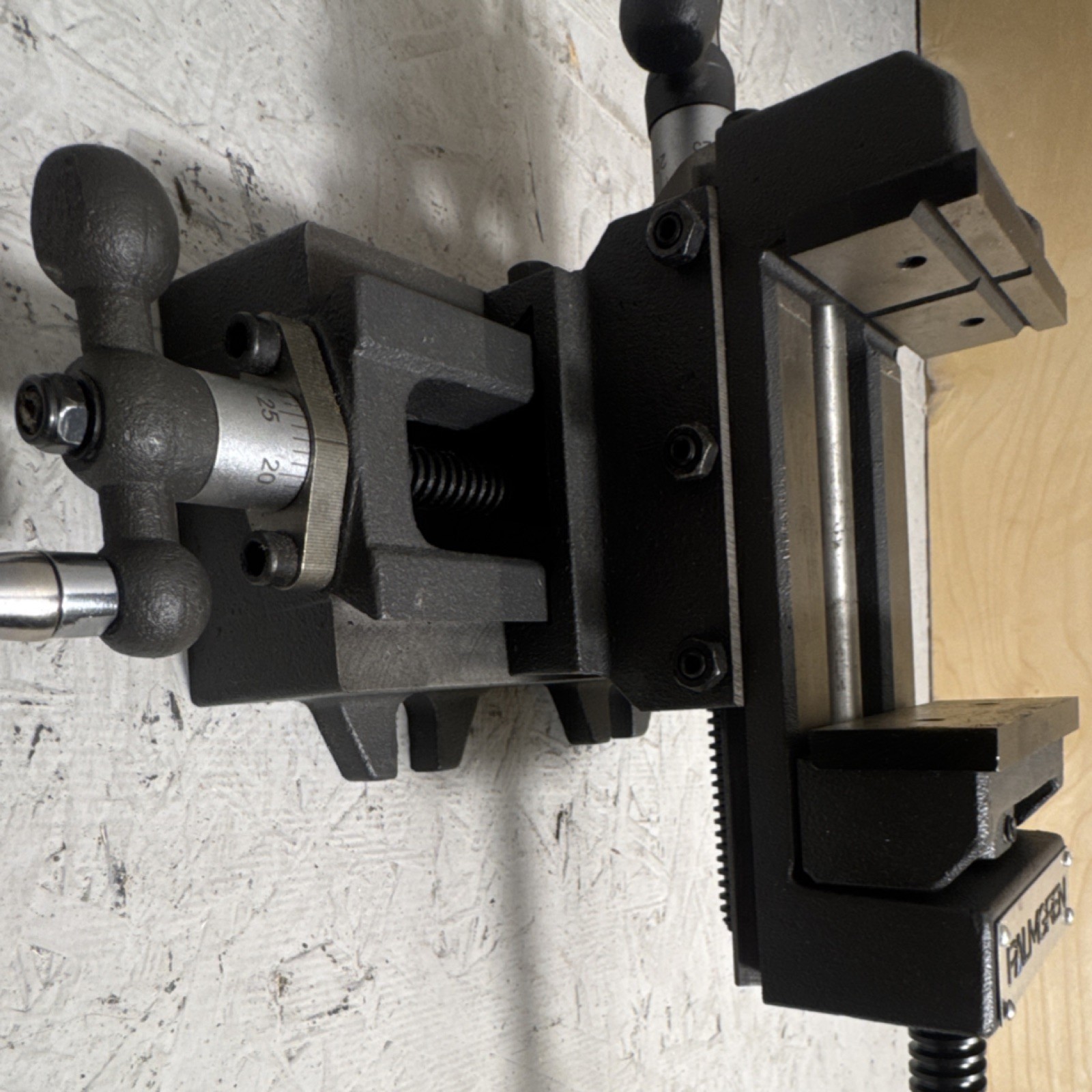 Palmgren 3.5" Jaw Width 3.25" Opening Cross Slide Machine Vise