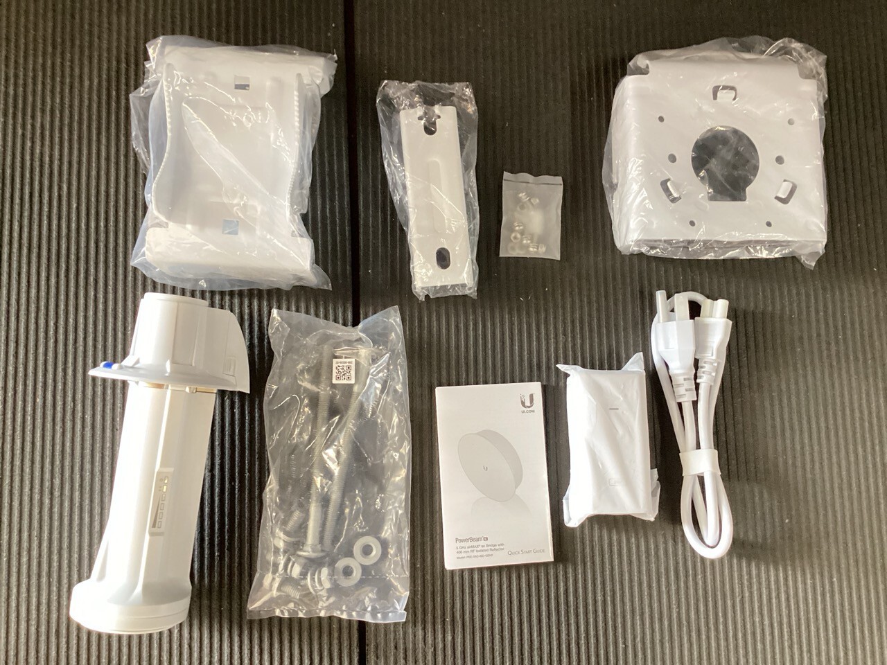 Ubiquiti PBE-5AC-GEN2-US PowerBeam AC Gen2 5GHz High Performance airMAX Bridge