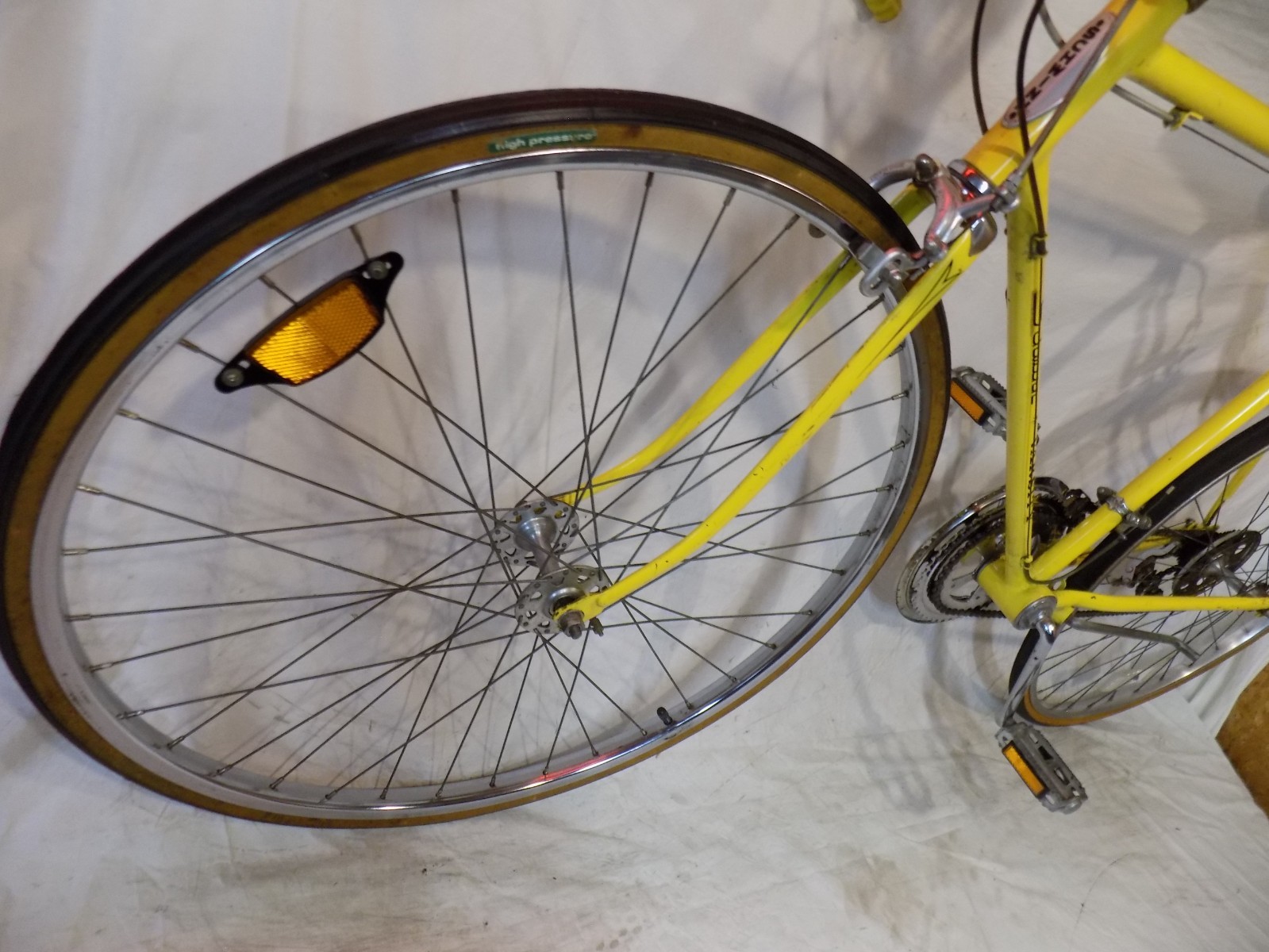 1975 SCHWINN VARSITY MENS 10-SPEED ROAD BIKE VINTAGE CONTINENTAL KOOL LEMON 27