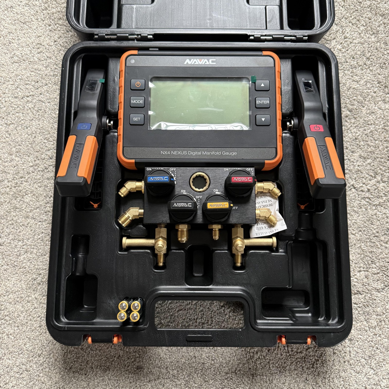 NAVAC NX4 NEXUS Digital Manifold Gauge 4 Valve Bluetooth Clamp Probes Black HVAC