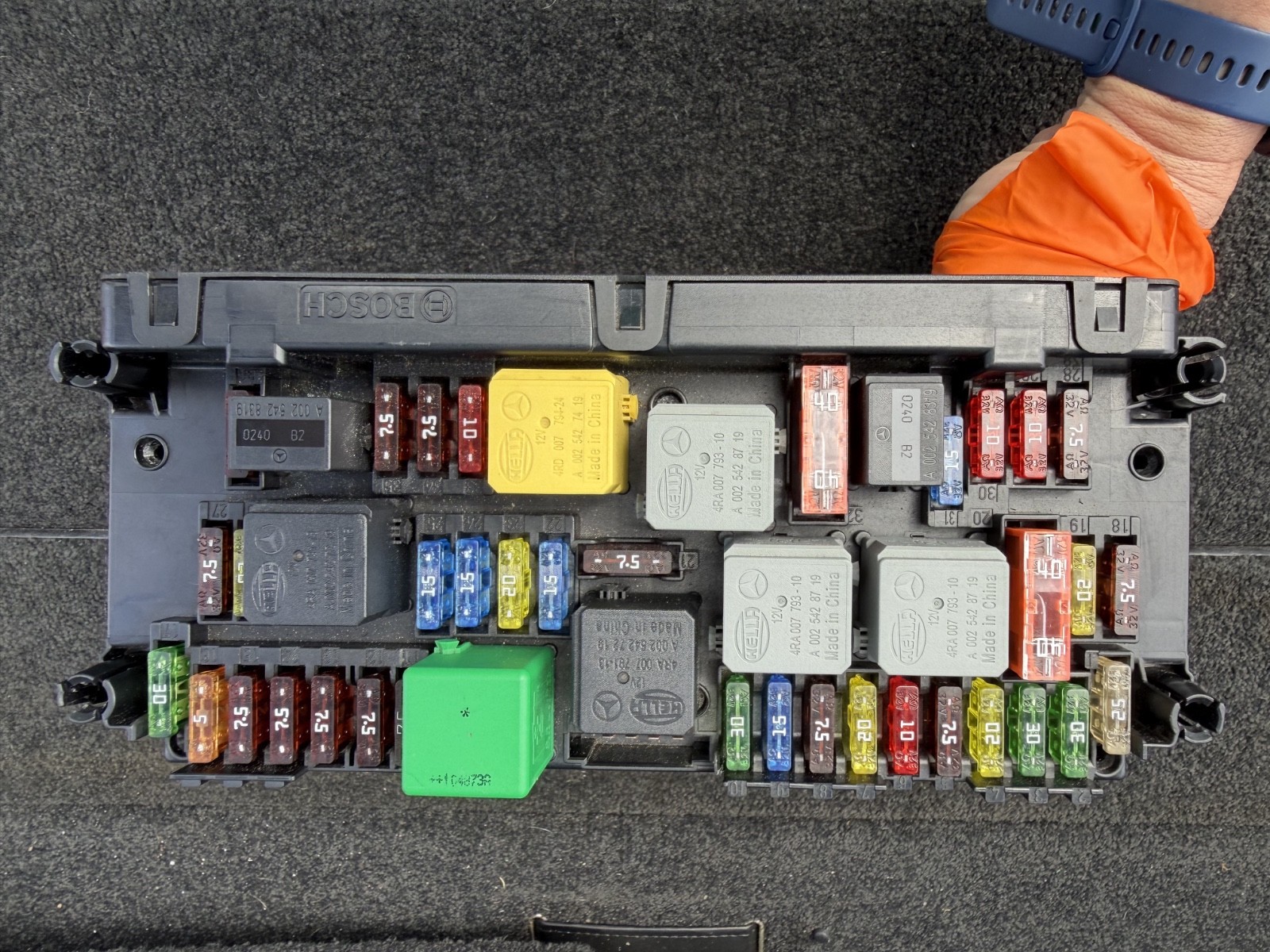 2010-2012 Mercedes-Benz E350 Front SAM Relay Fuse Box OEM 2129008307