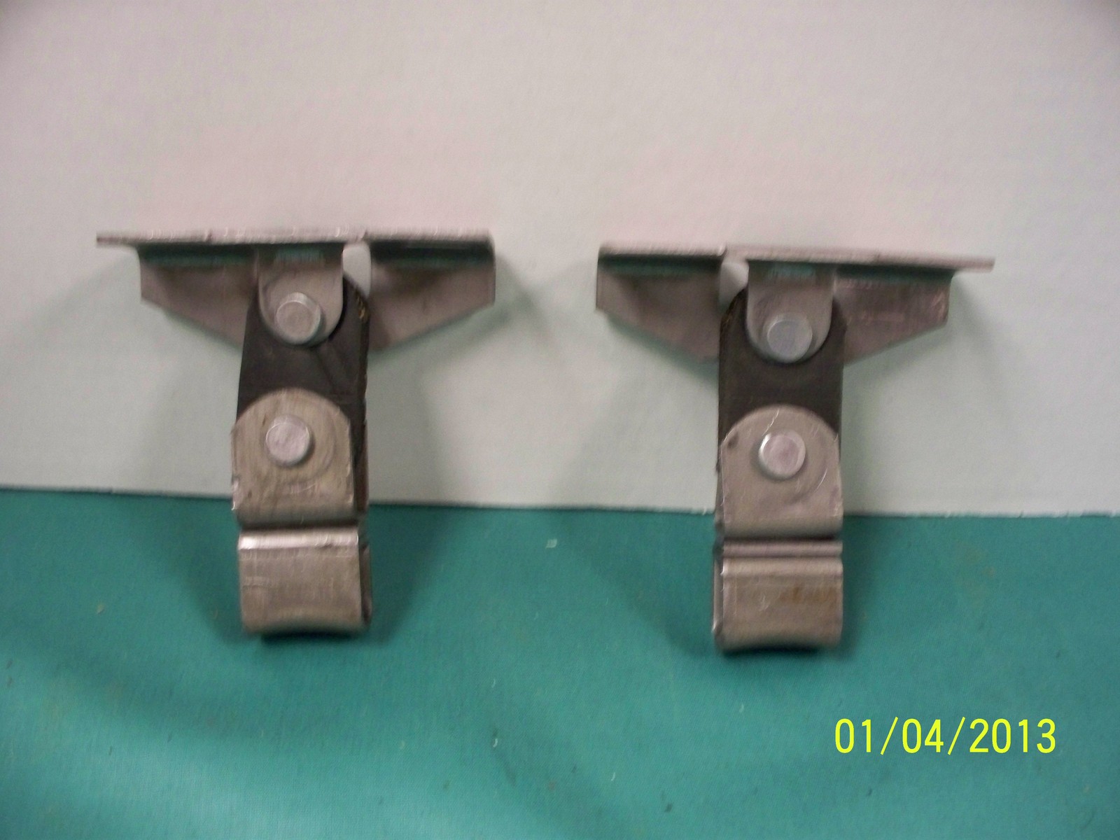 UNIVERSAL EXHAUST HANGER & 2 1/2" Clamp Asst-12 Pcs