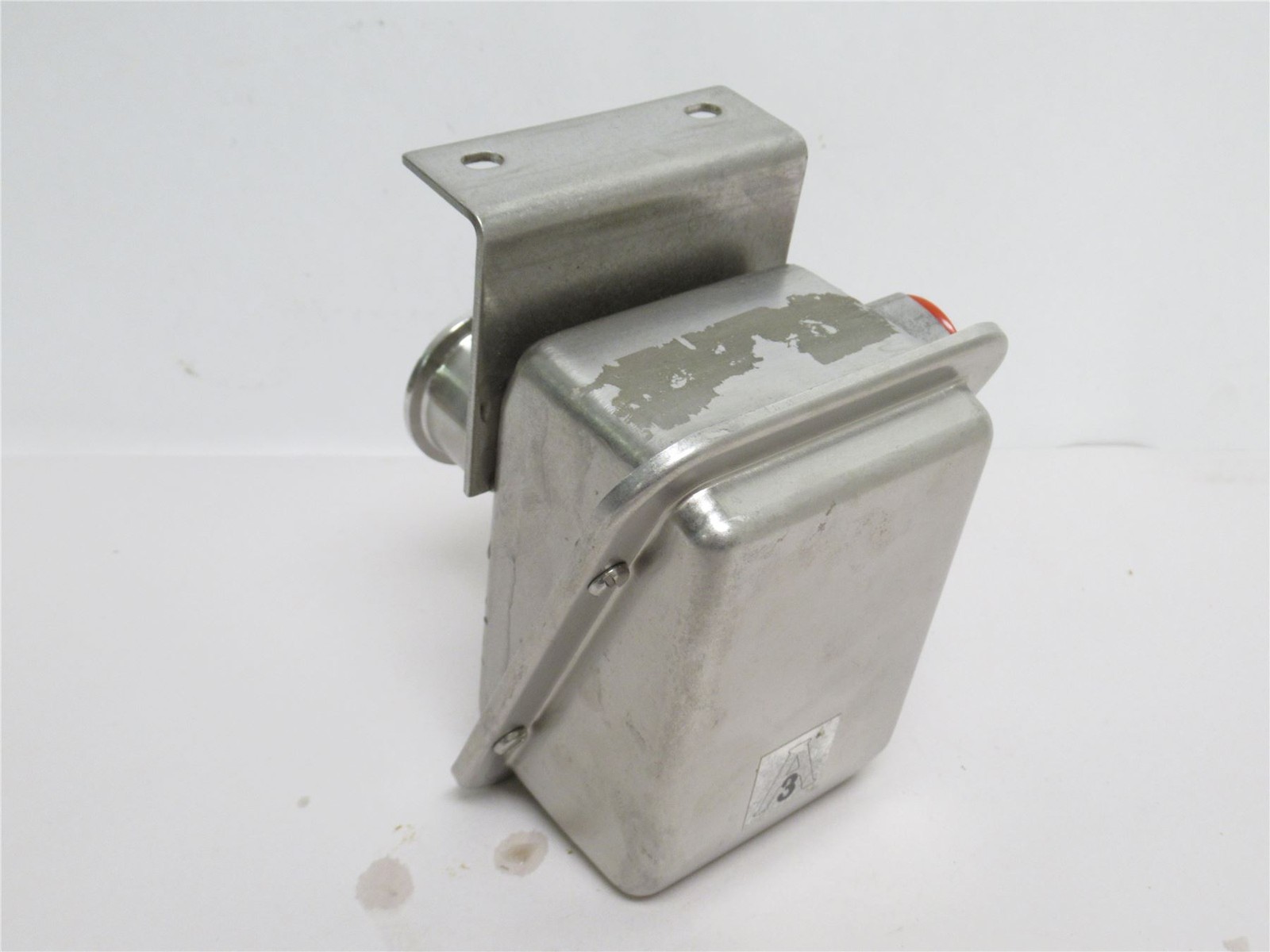 231621 New-No Box; Ashcroft GPDN4GGB25 Pressure Switch; 15PSI; 1-3/4" Clamp