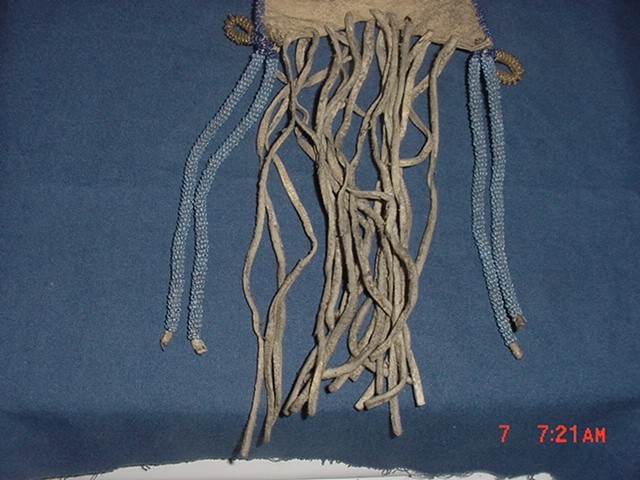 OLD MUSEUM QUALITY 19TH CENTURY YAKIMA INDIAN BEADED BAG