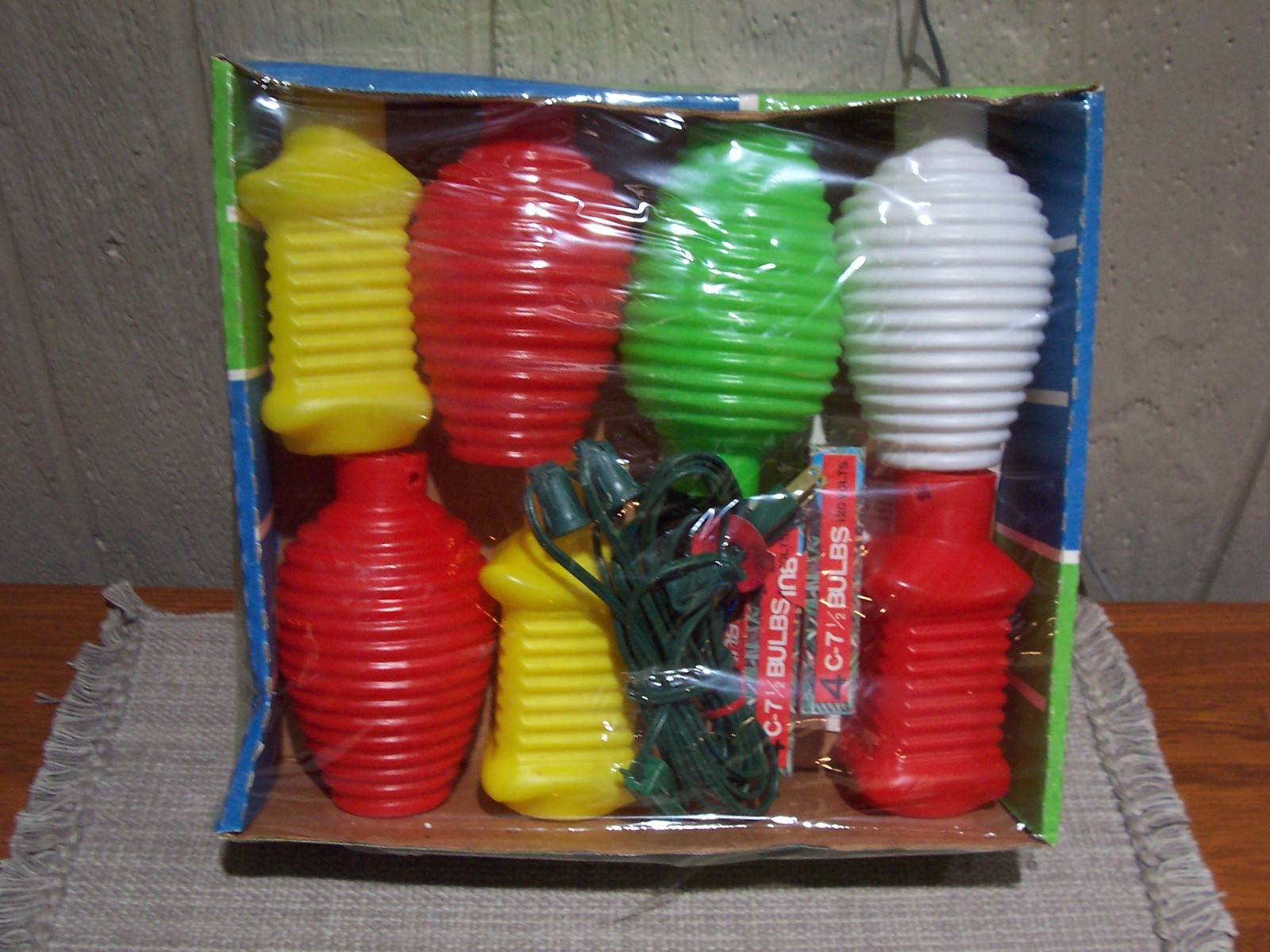 Vintage Beacon Party Lantern Lamp RV Patio Tiki Blow Mold Light String Extras