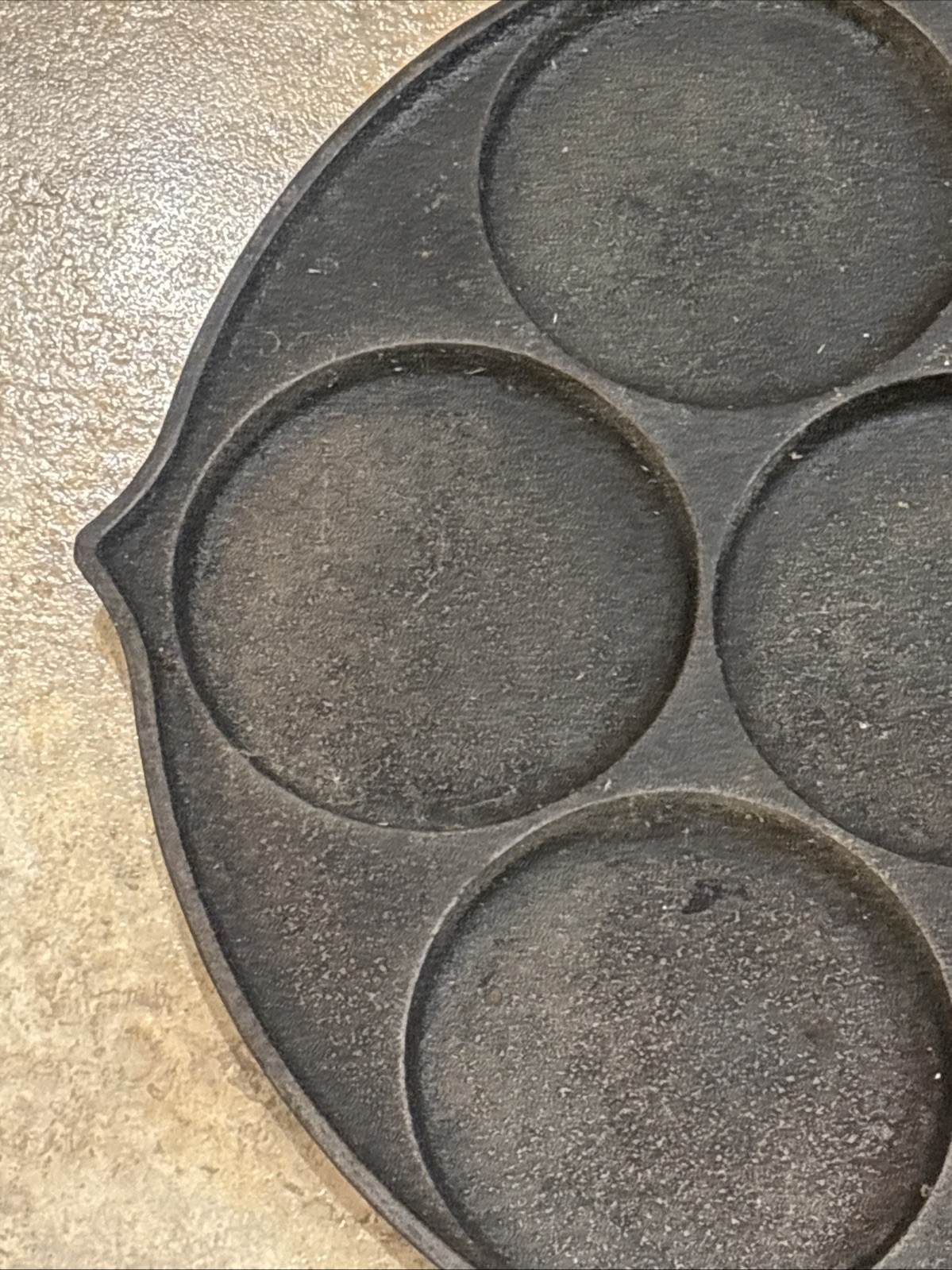 Vintage Unbranded Cast Iron Pancake Plett Pan - Marked Made In USA