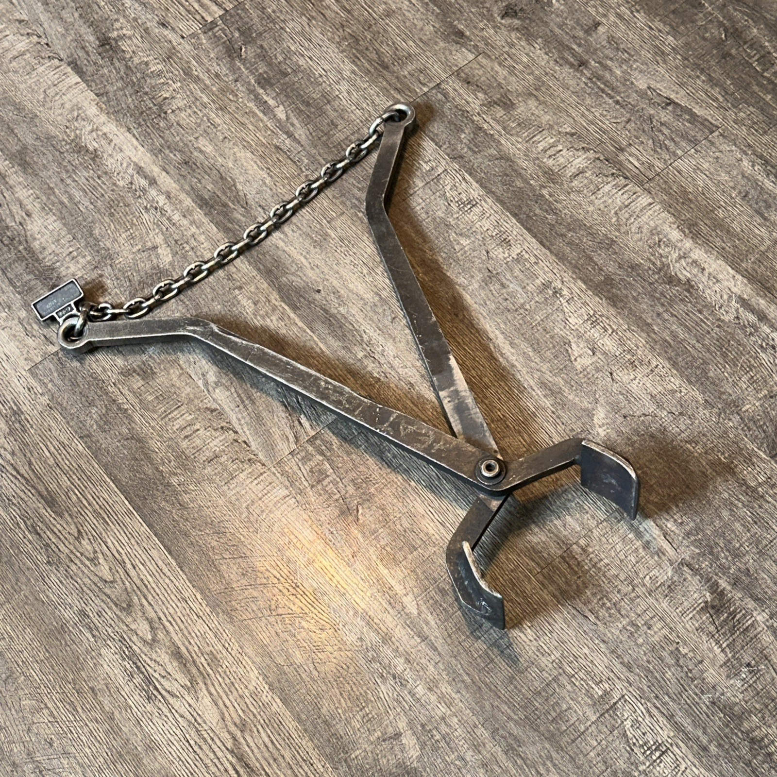 Great Heavy Large Columbus McKinnon Metal Lifting Sling Ice Tongs Pallet Puller