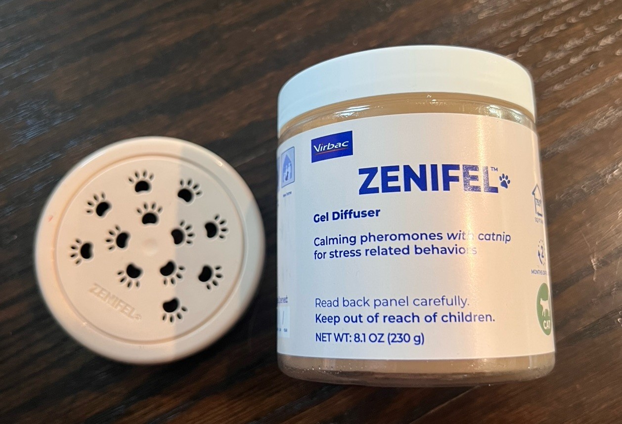 Zenifel Gel Diffuser For Cats, Calming Pheromones and Catnip Extract , 8.1 oz