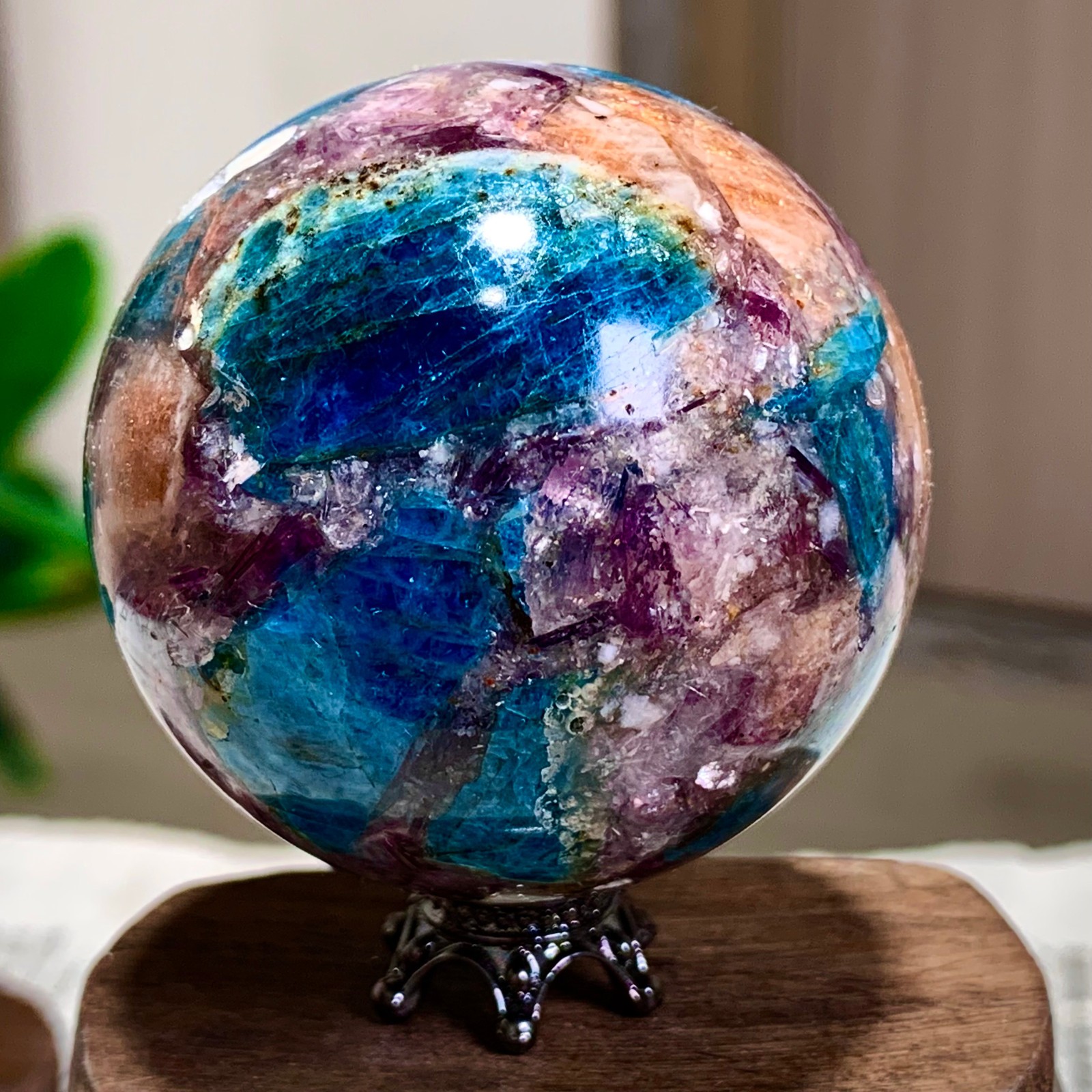 132G Natural Blue Aptite +Sun Stone purple lepidolite Sphere mineral sample