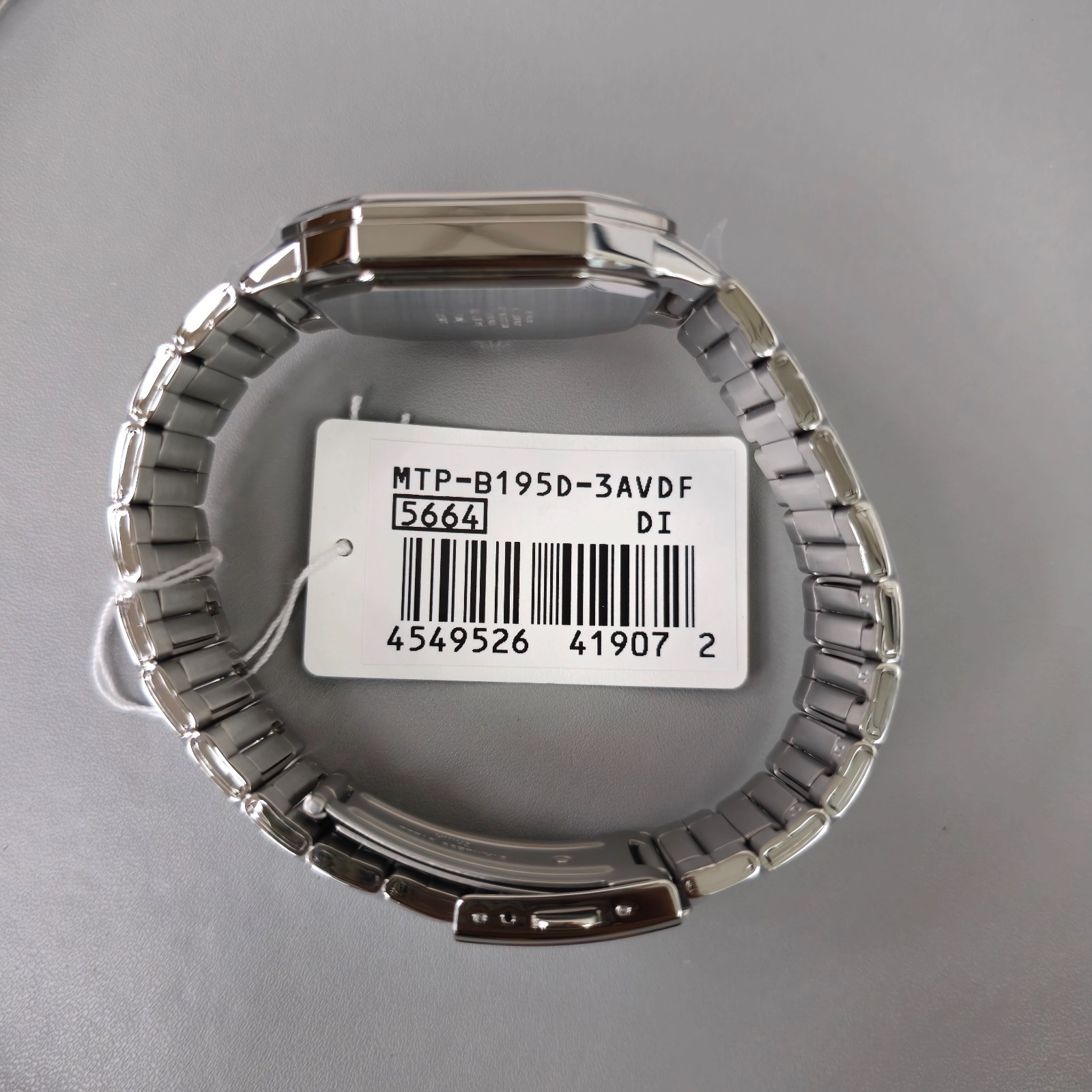 CASIO MTP‑B195 Series MTP-B195D-3A Green Dial Analog 38 mm Men’s Watch