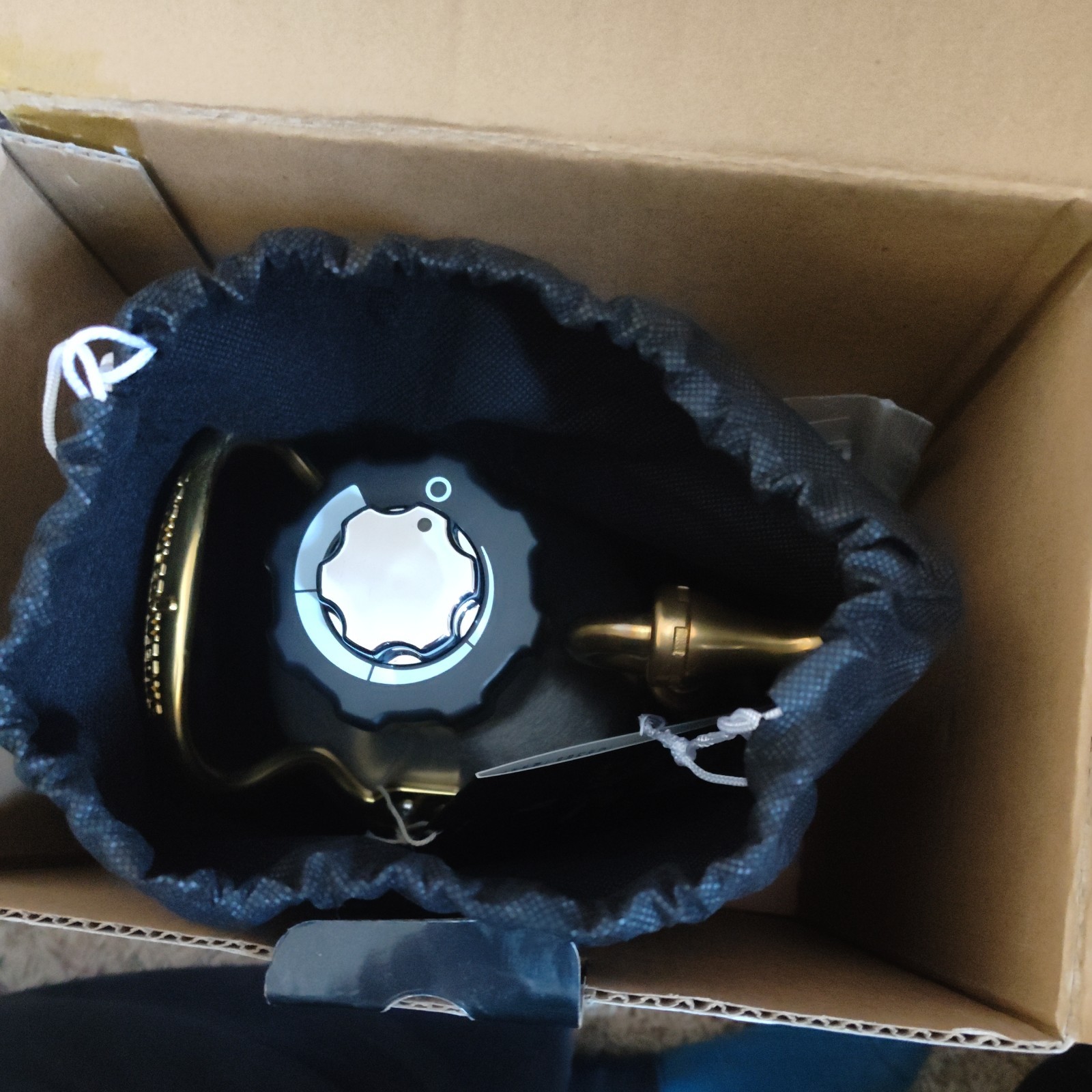 GrowlerWerks uKeg 64 oz Pressurized Stainless Steel Beer Growler New-open Box