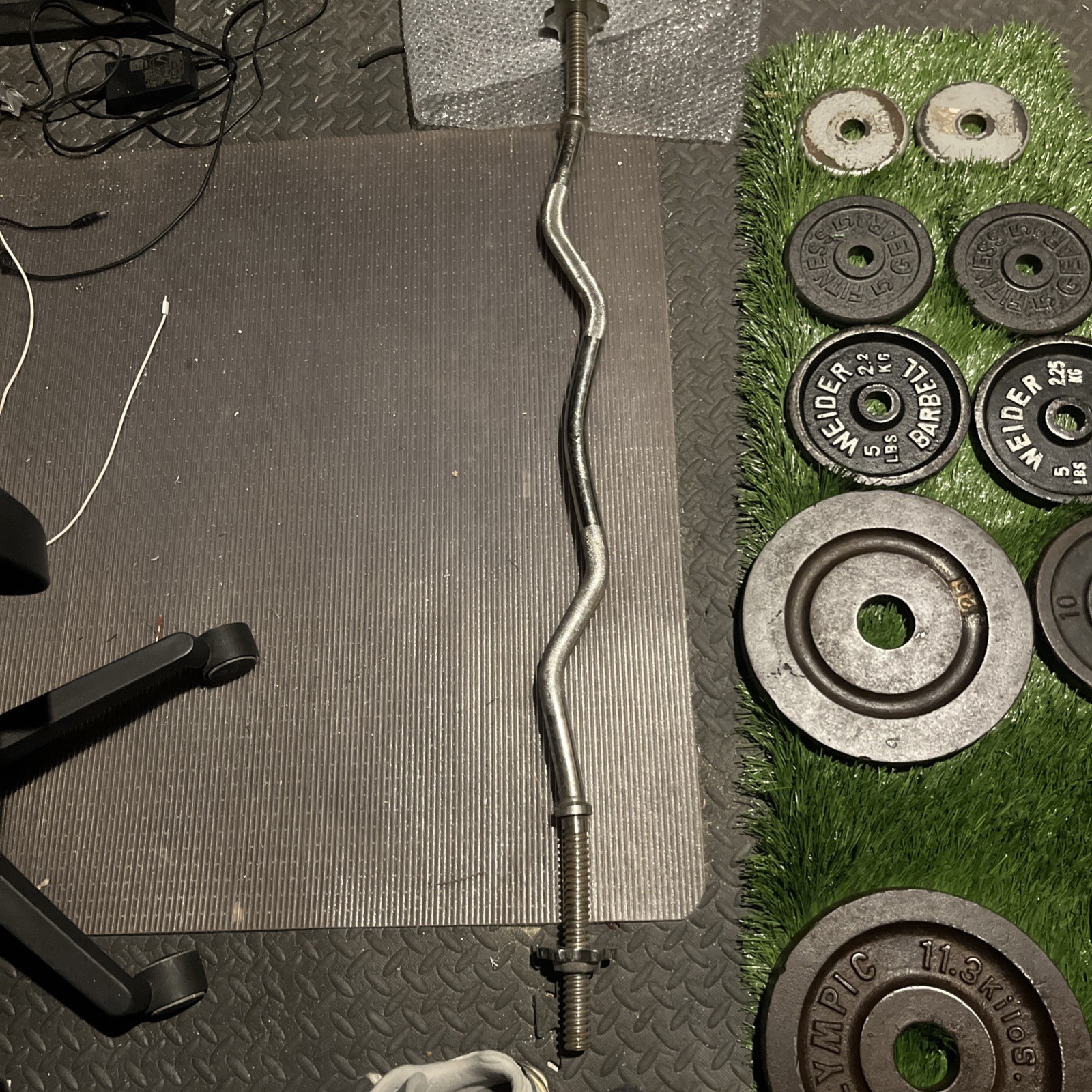 Vintage Weights W/ Curling Bar