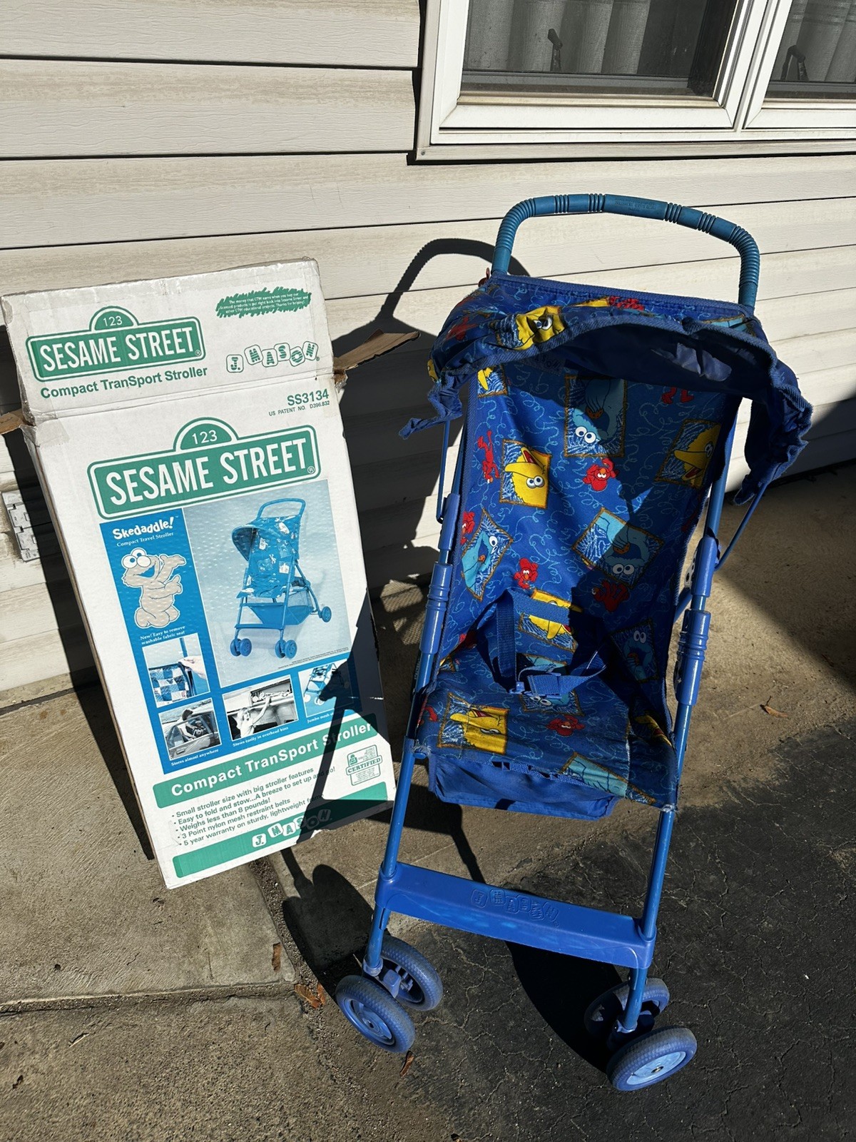 Vintage J.Mason Sesame Street Light Weight ELMO Skedaddle Stroller Cool!