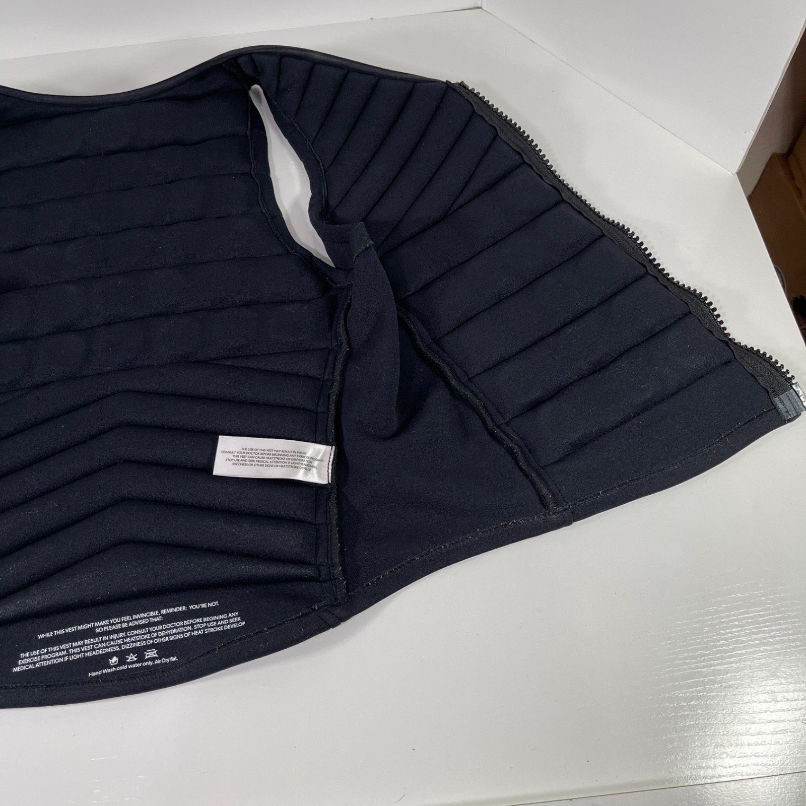 Aion Women's Tailored Fit Dynamic Resistance Workout Vest Black Medium READ