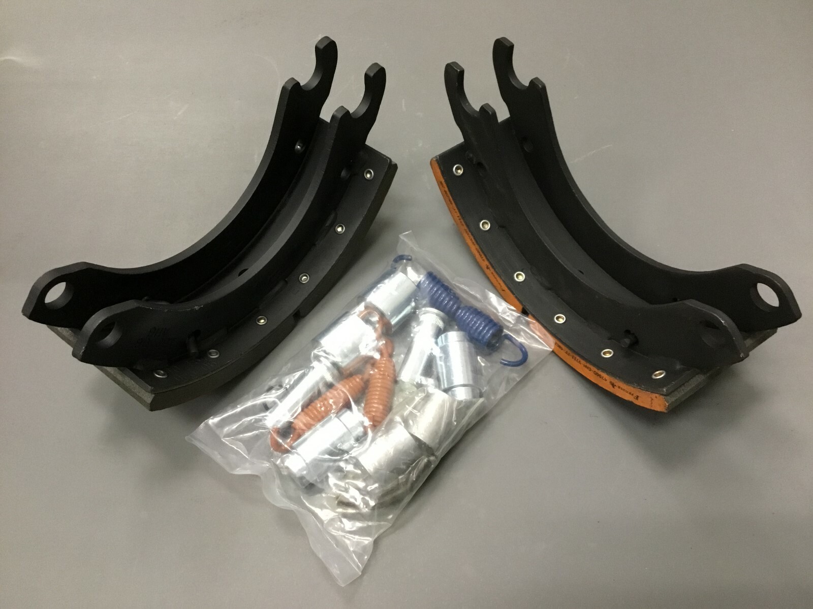 40-321-01,40-321-02 Dexter PQ style shoes 10-15k, 12.25 x 4 with hardware kit