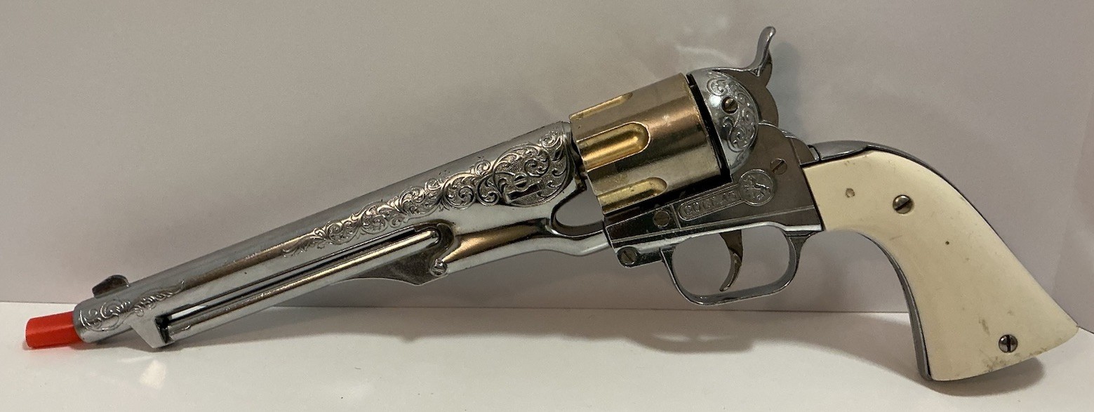 VINTAGE HUBLEY COLT 45 CAP GUN W/ 6 ORIGINAL BULLETS & 4 BOXES OF STALLION CAPS