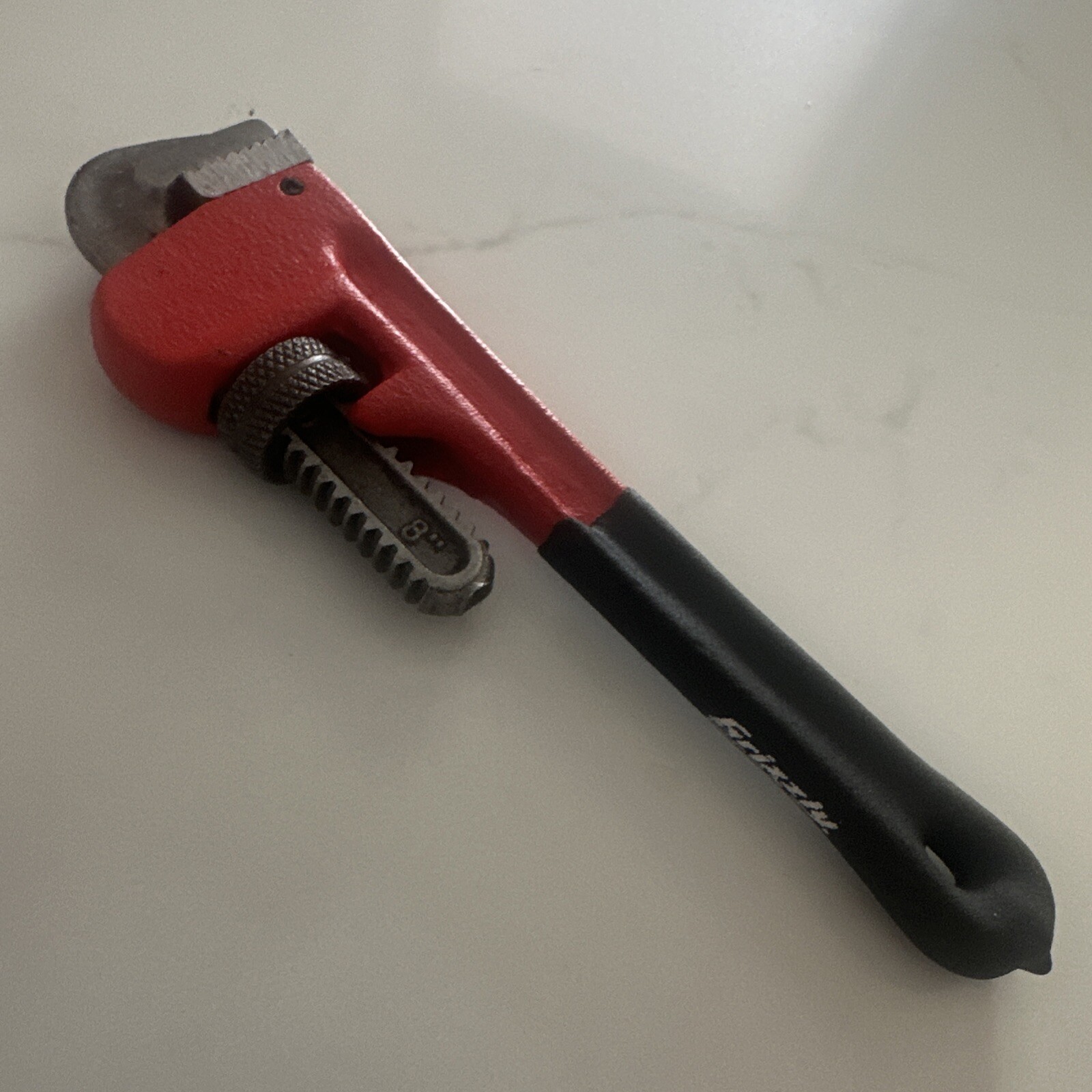 New Grizzly Industrial 8-Inch Pipe Wrench Tool - Heavy Duty