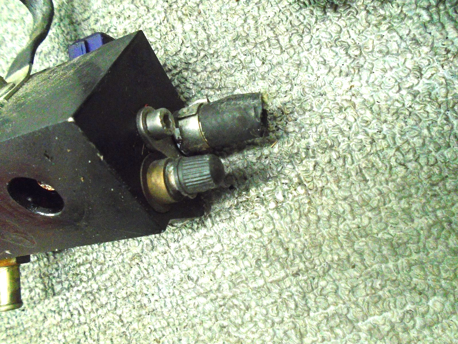 FUEL RAILS W INJECTORS PORT/STARBOARD 852378T5 852379T5 MERCURY OPTIMAX 135 150