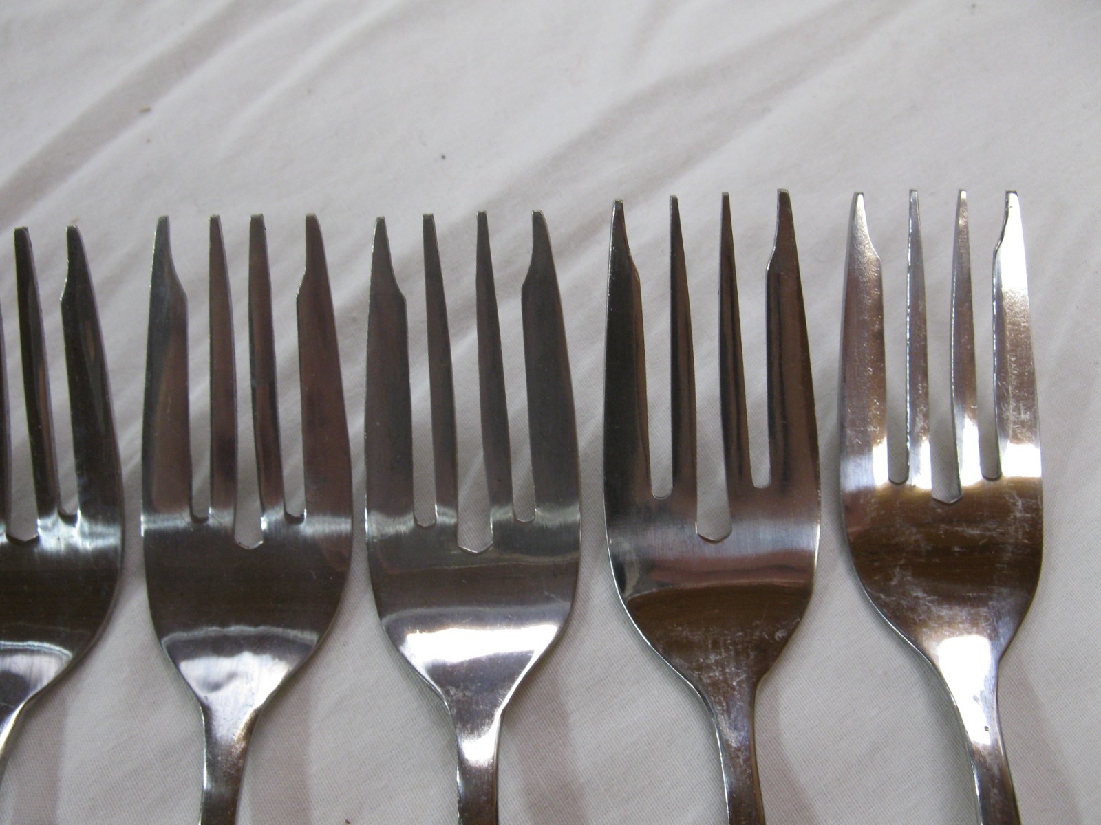 Salad / Dessert Fork Set of 9 Stainless Steel Korea Retro Rose Flower Pattern