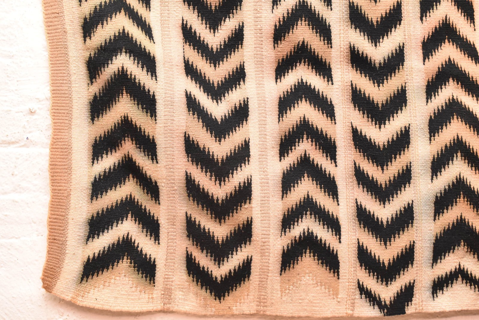 Vintage Navajo Rug Textile Native American Indian EYE Dazzler Weaving 42x28 ATQ