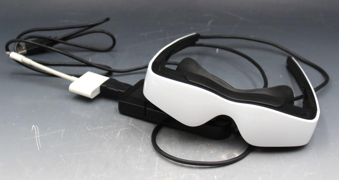 Zeiss Cinemizer OLED Portable Video Glasses Working