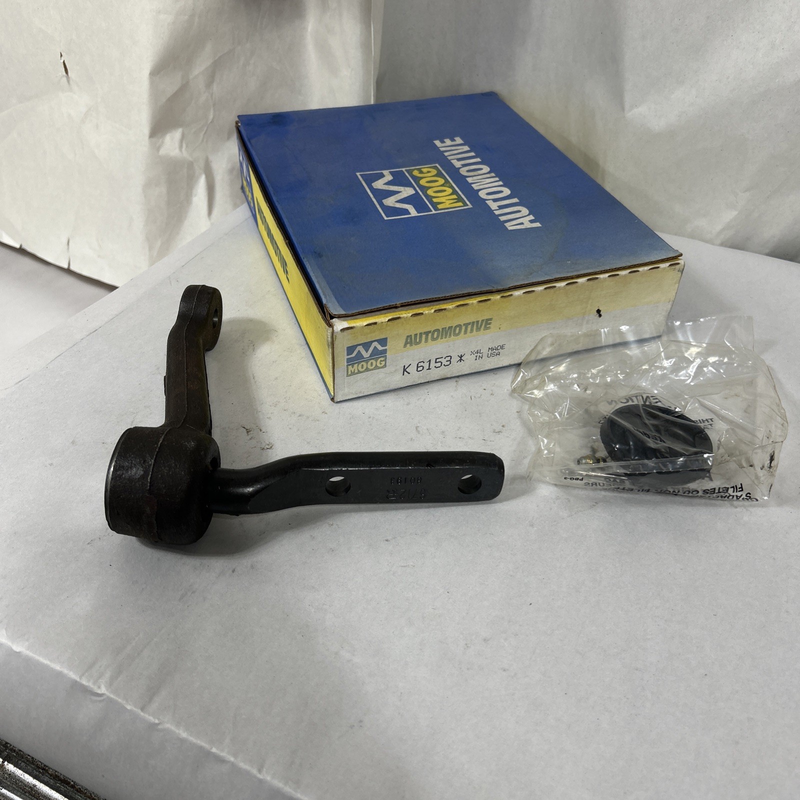 1974-77 GM Full & Midsize Car Steering Idler Arm Moog K6153 NOS Many Application