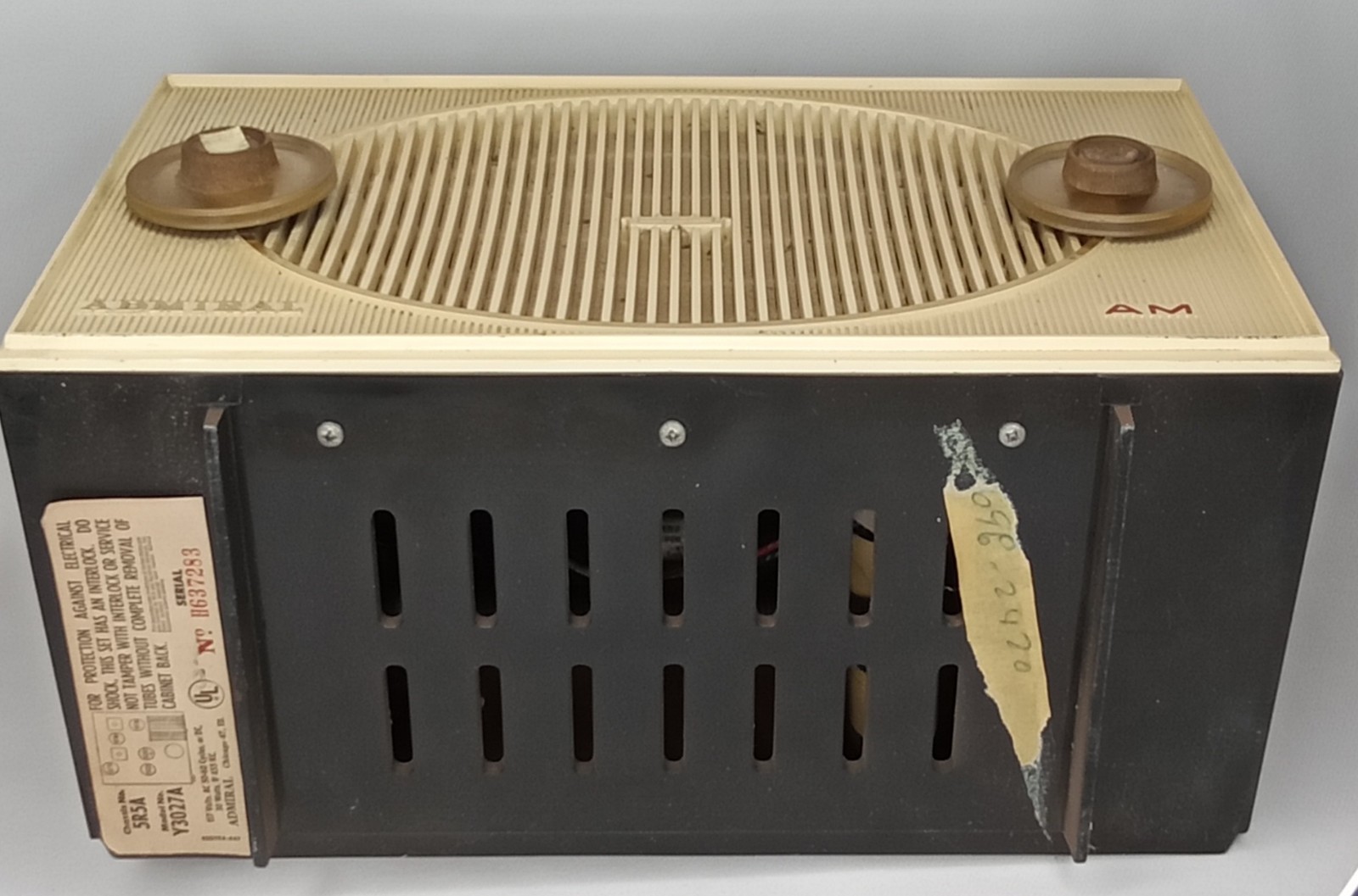 Mid Century Modern AM Radio Admiral Winston Model Y3027A Brown Made In USA 1950s