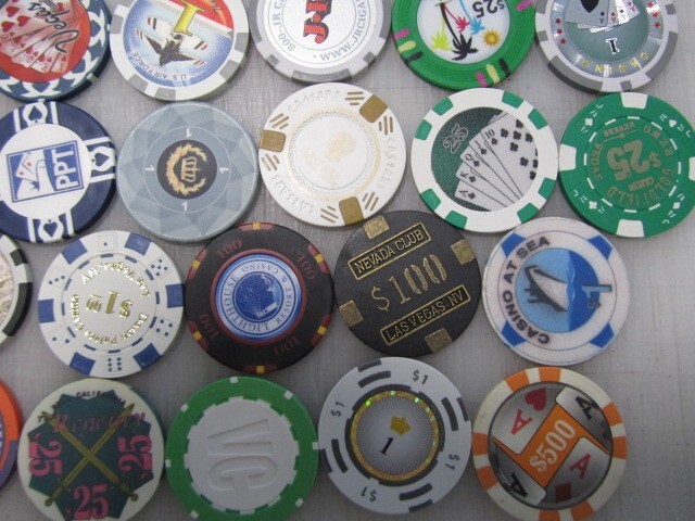 33 Casino Gaming Poker Chip Lot Las Vegas $1 New & Used Chipco Paulson Clay room