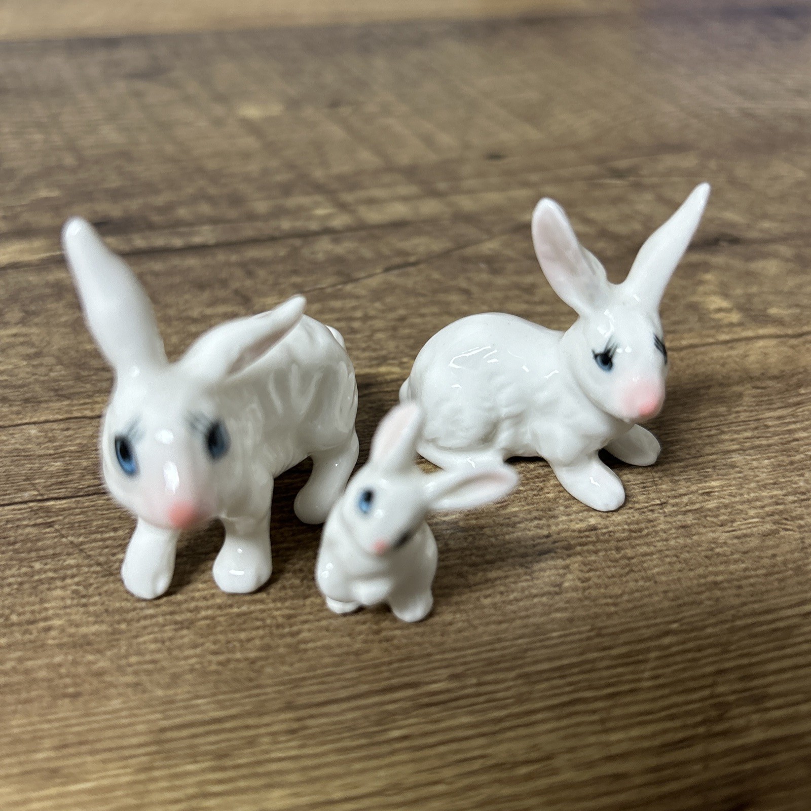 Vintage Miniature White Rabbit Figurine Set Of 3 Bunny Hare Bone China (READ)