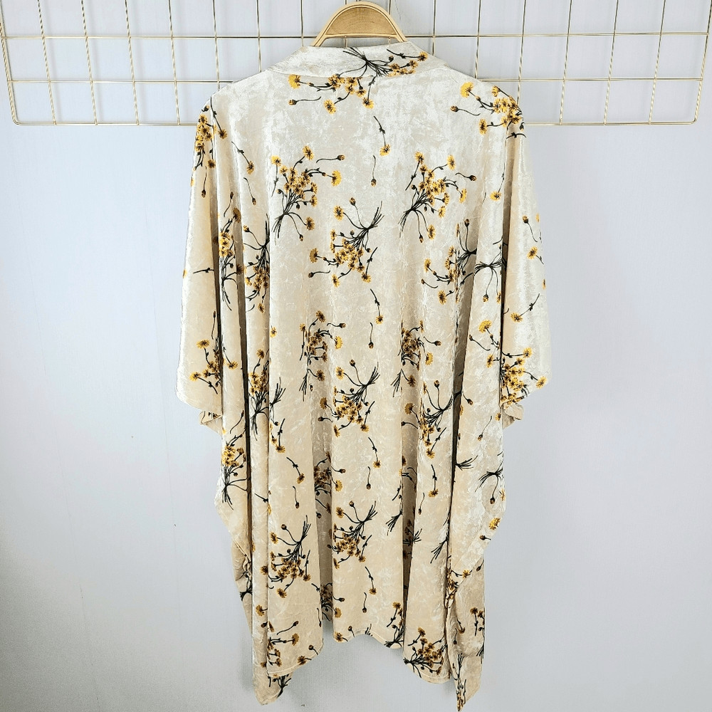 Anthropologie Floreat Womens Kimono Velour Velvet Cream Yellow Daisy Flower