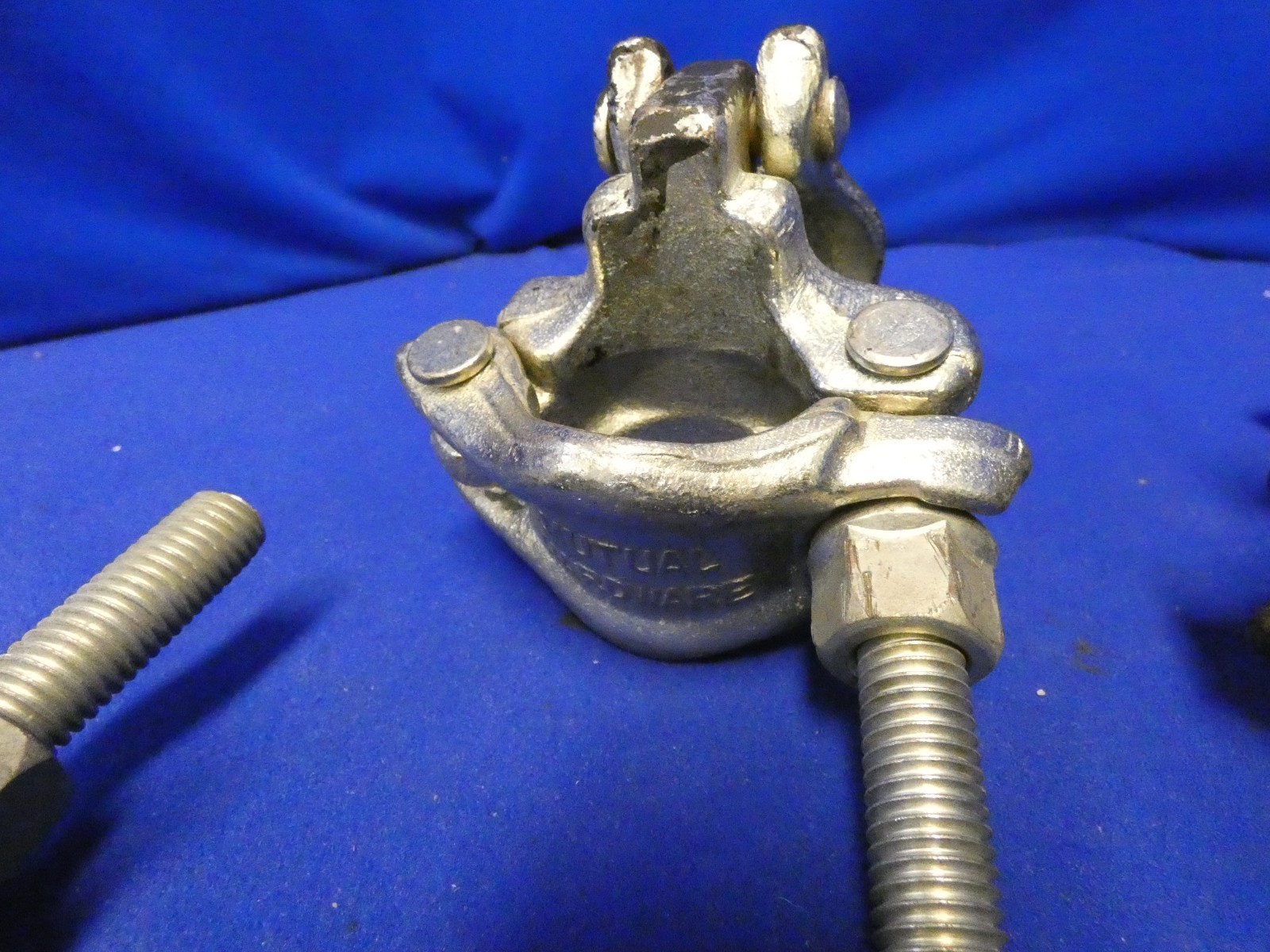 Matthews 425158 Jr. Grid Clamp, 5 Mutual Hardware Swivel Grid Clamp, 2 Flat Side