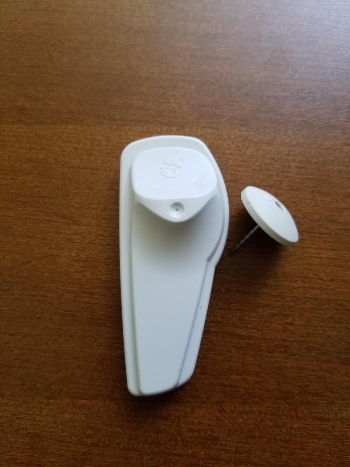 1,000 GENUINE SENSORMATIC® BRAND SUPERTAG® III W/PIN, GREY