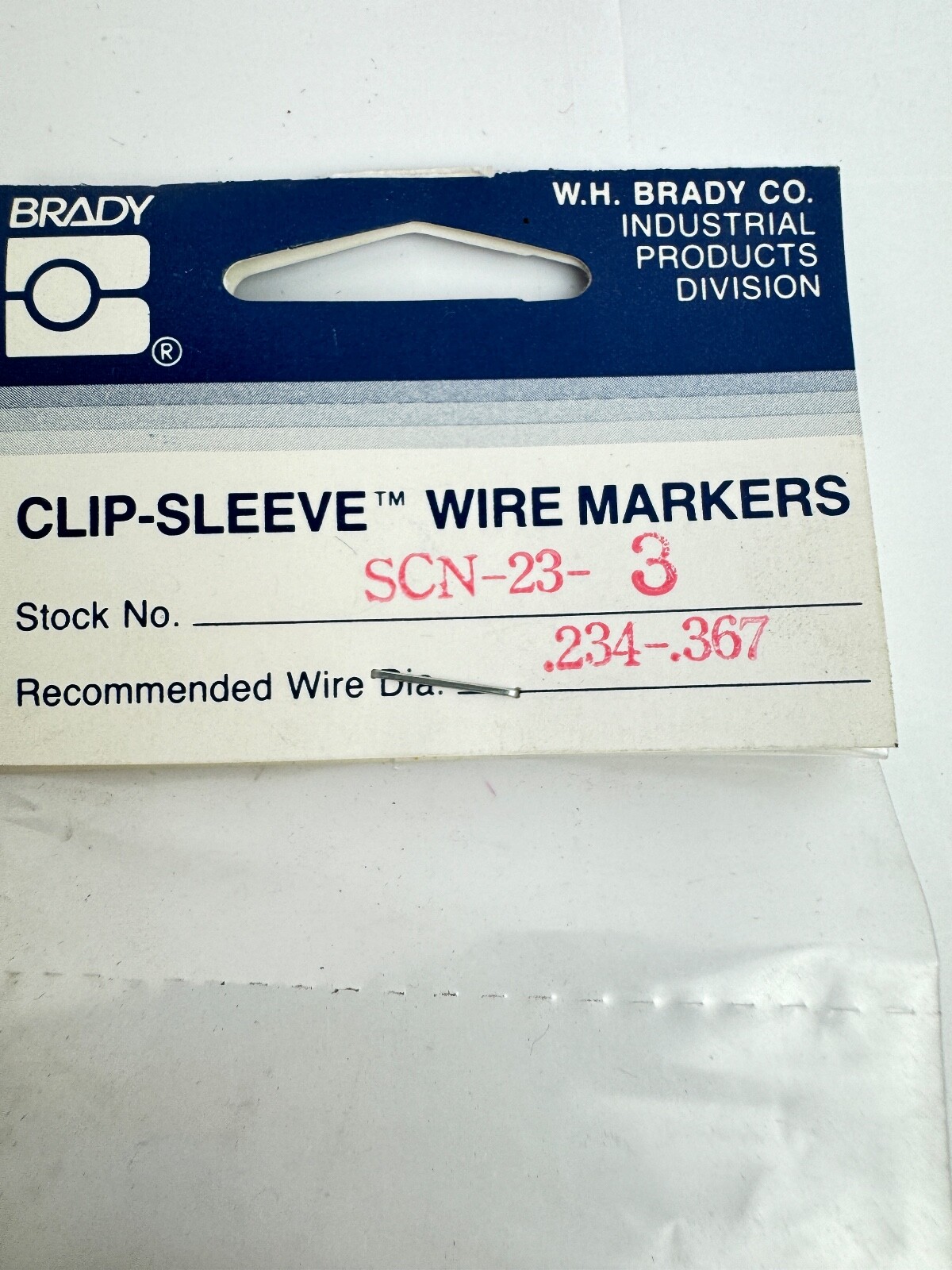 BRADY SCN-23-3 CLIP-SLEEVE WIRE MARKERS *LOT OF 4 BAGS*