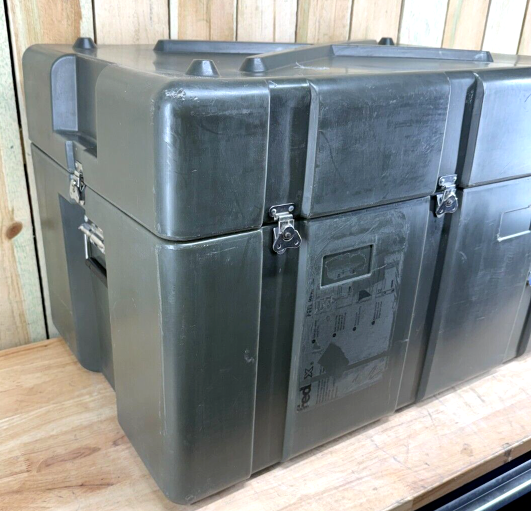 Pelican Hardigg Footlocker Green Transport Case 31"X21"X21" Military Waterproof