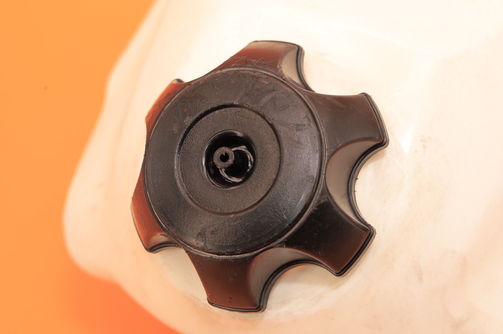 1995 93-97 CR125R CR125 OEM Gas Tank Fuel Cell Petrol Canister Cap Valve Mount