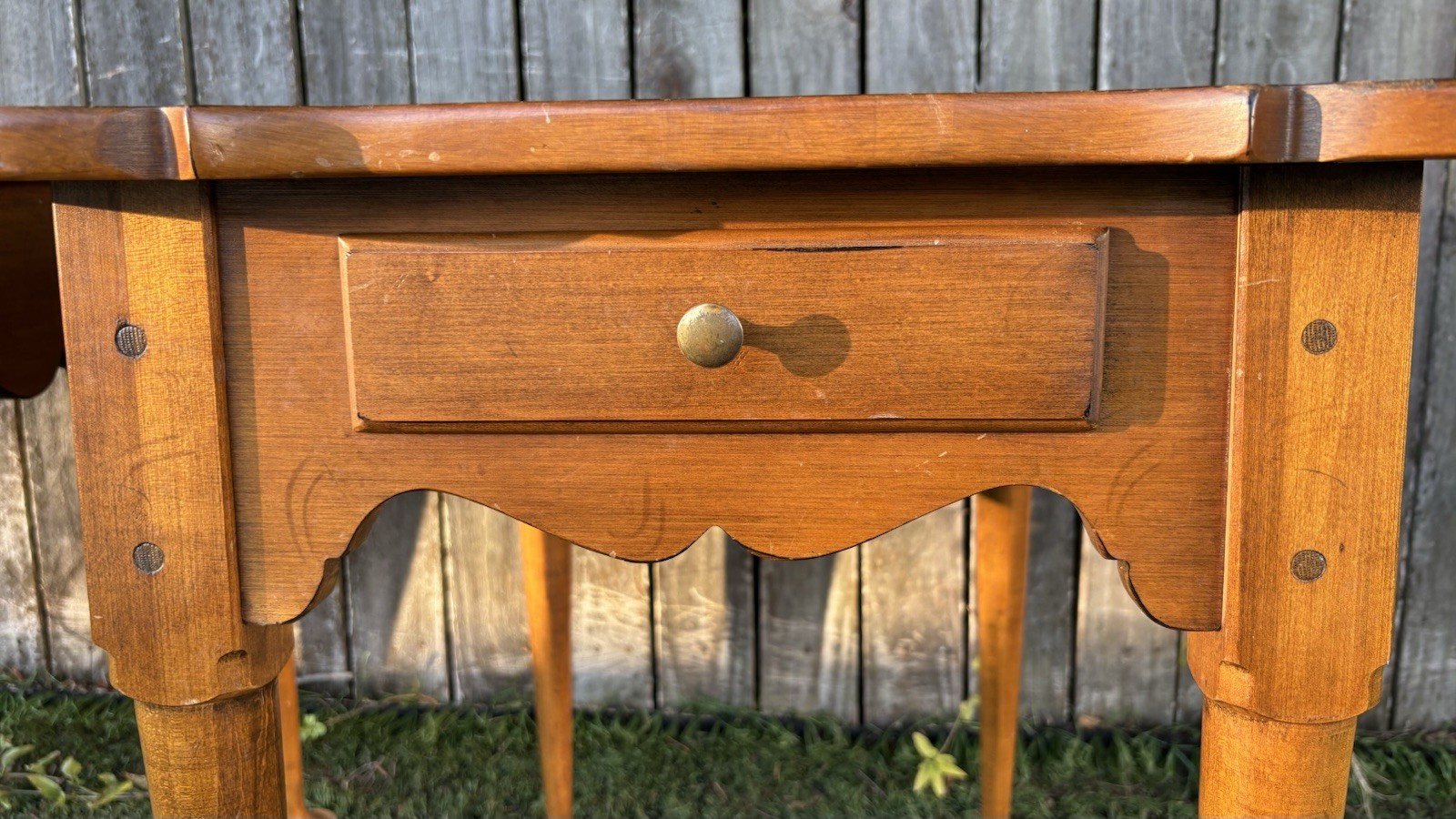 ETHAN ALLEN Maple Colonial Early American Country French Heirloom Nightstands