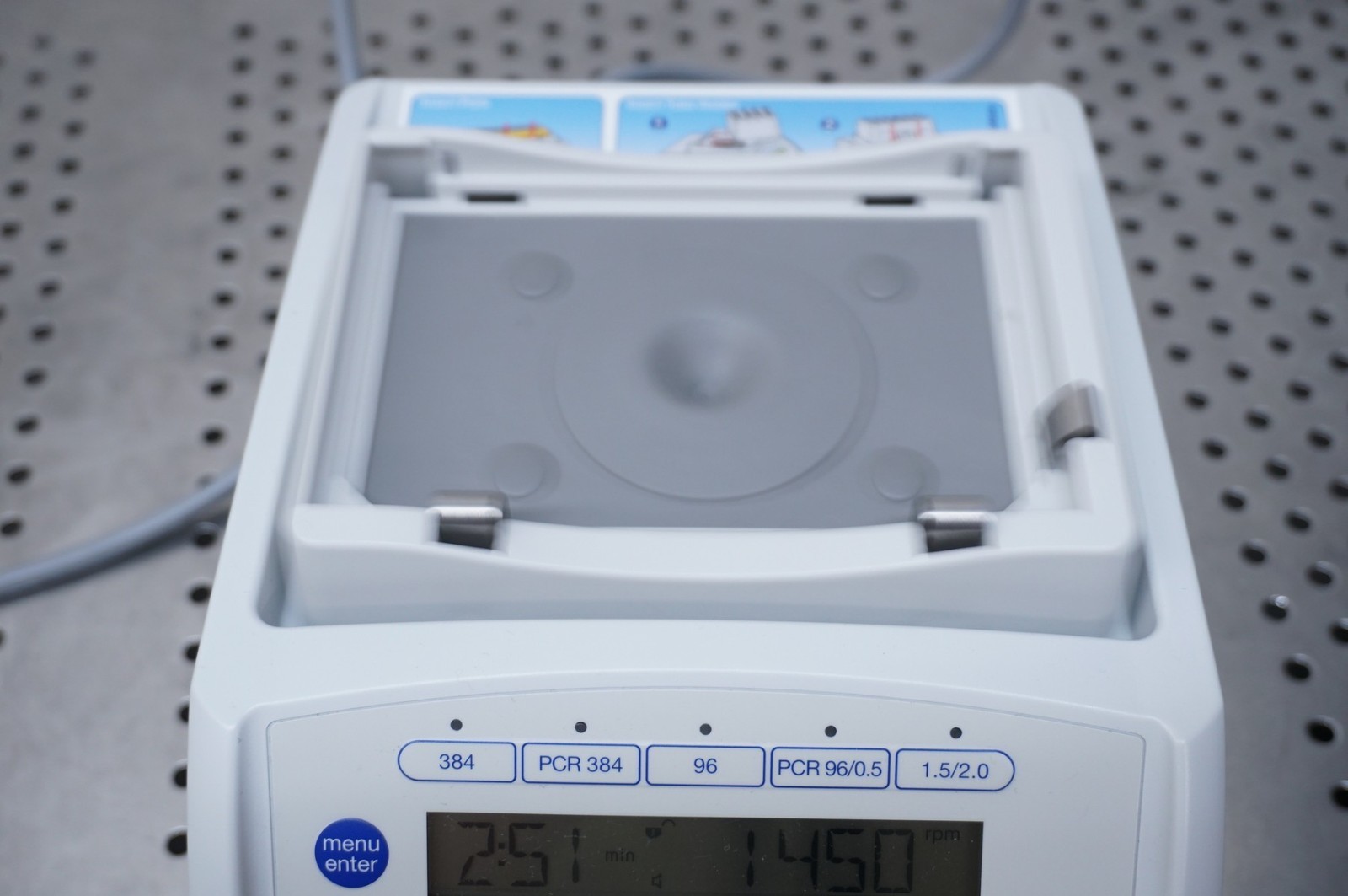 Eppendorf MixMate Mixer 5353 Laboratory Mixer Without Holder