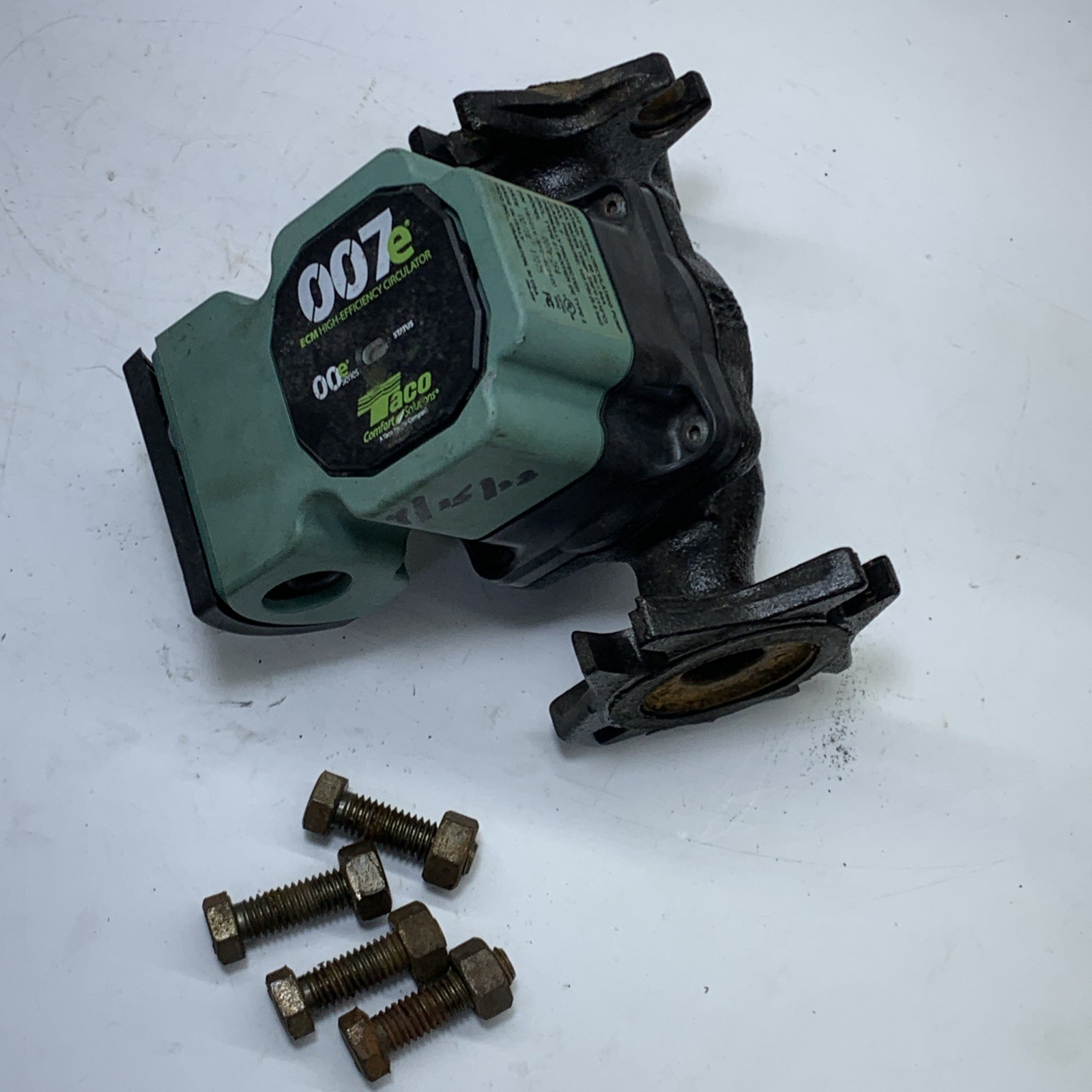 Taco Comfort Solutions Cast Iron ECM High-Efficiency 2-Flange Circulator Pump