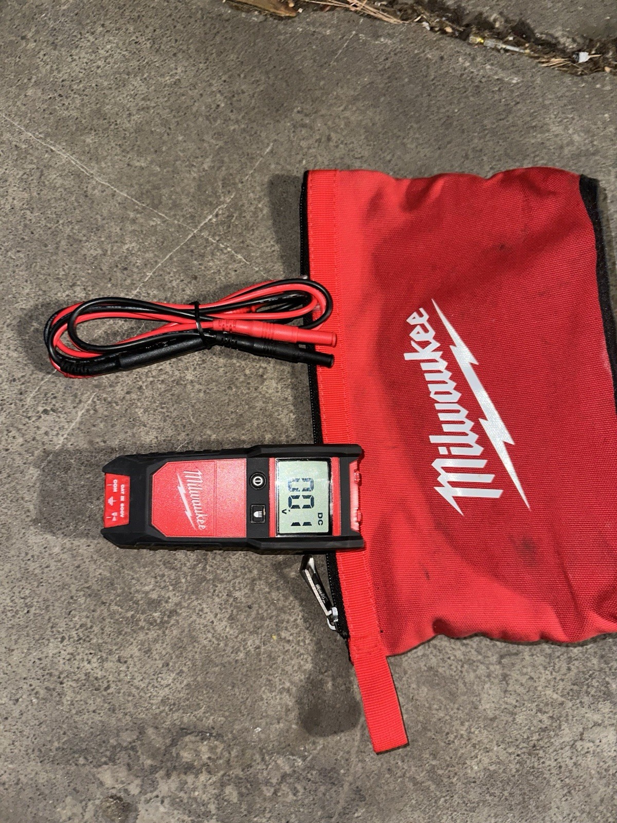 Milwaukee 2212-20 600V Auto Function Voltage/Continuity Digital Meter