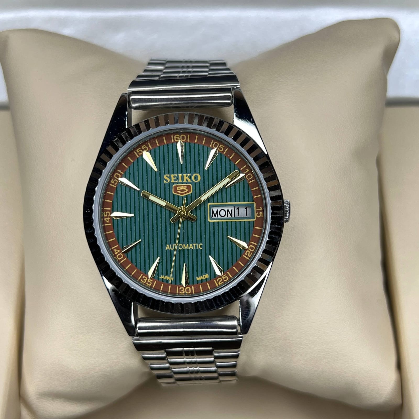 Vintage Refurbished Seiko 5  Green Automatic Day/Date Japan Men's Wrist Watch