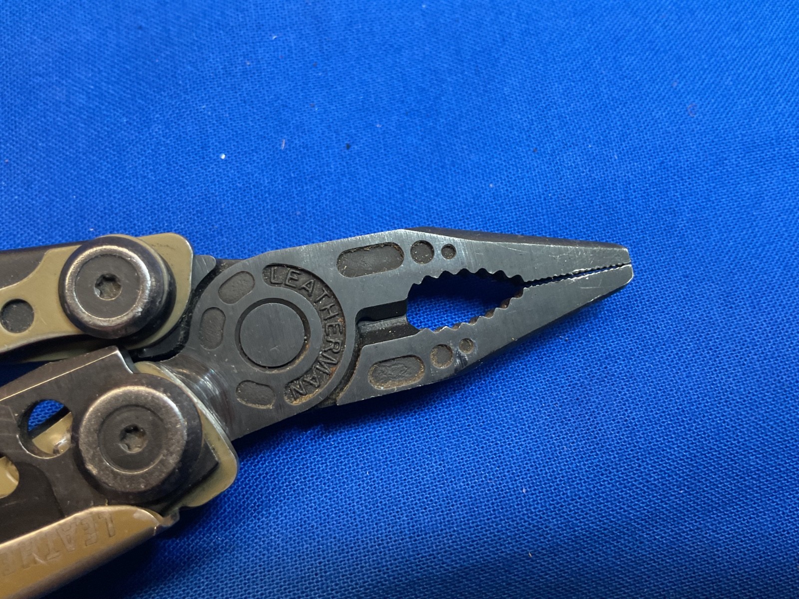 Leatherman Skeletool Multi Tool Knife Pliers