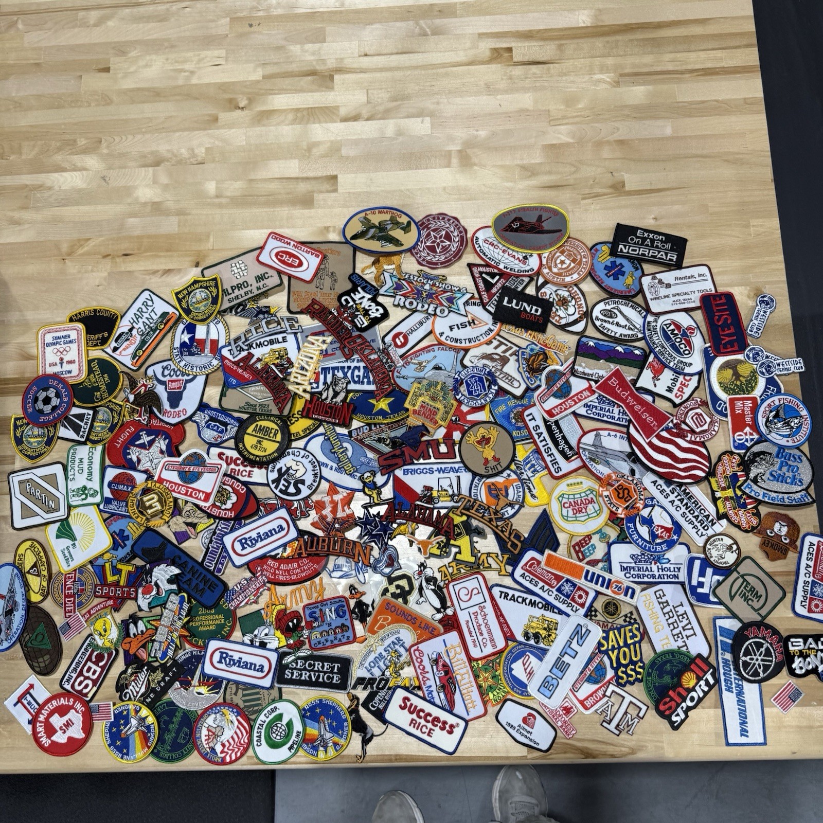 25 lot Random Mix High quality Sew / Iron on Patches Vintage Patches Embroidered
