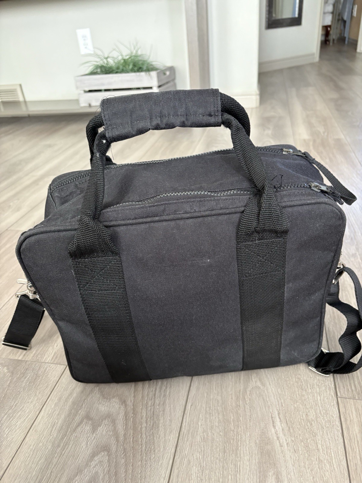 Akona Adventure Gear Canvas Bag