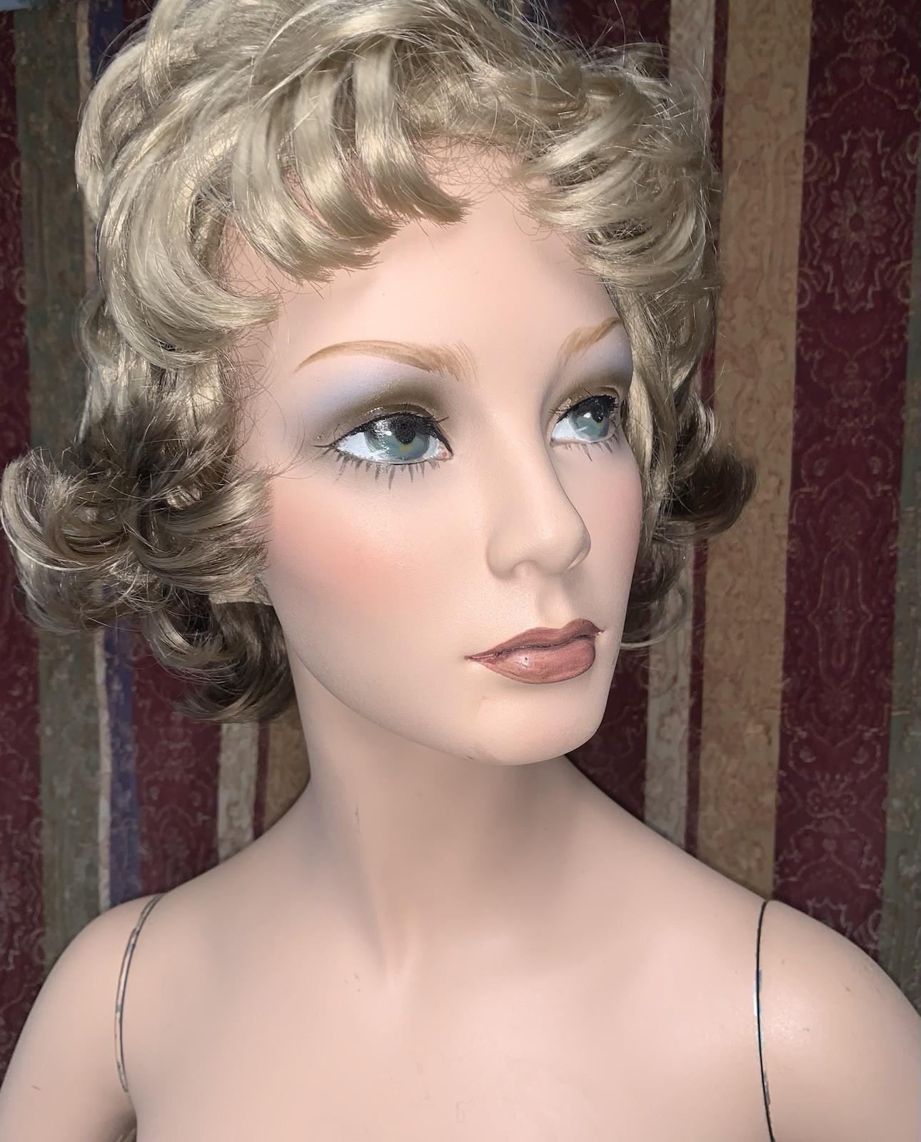 1960s FULL SIZE STORE CLOTHING DISPLAY MANNEQUIN WOMAN PLASTER? METAL STAND