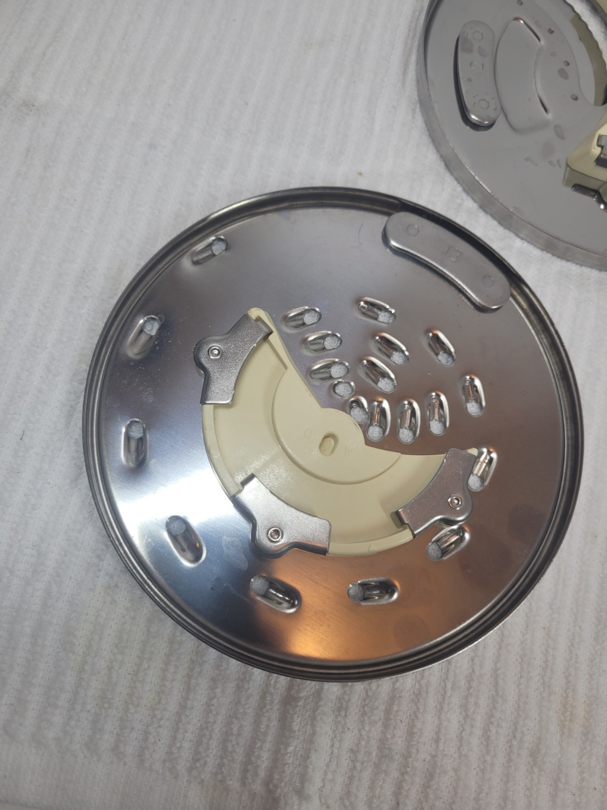 Cuisinart DLC-842TX 2mm & DLC-844TX 4mm Slicing Discs + DLC-837TX Medium Shred