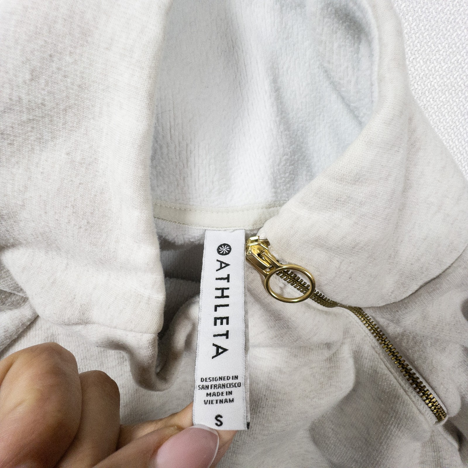 Athleta Cozy Karma Side Zip Funnel Neck Pullover Sweatshirt Size Small Oat