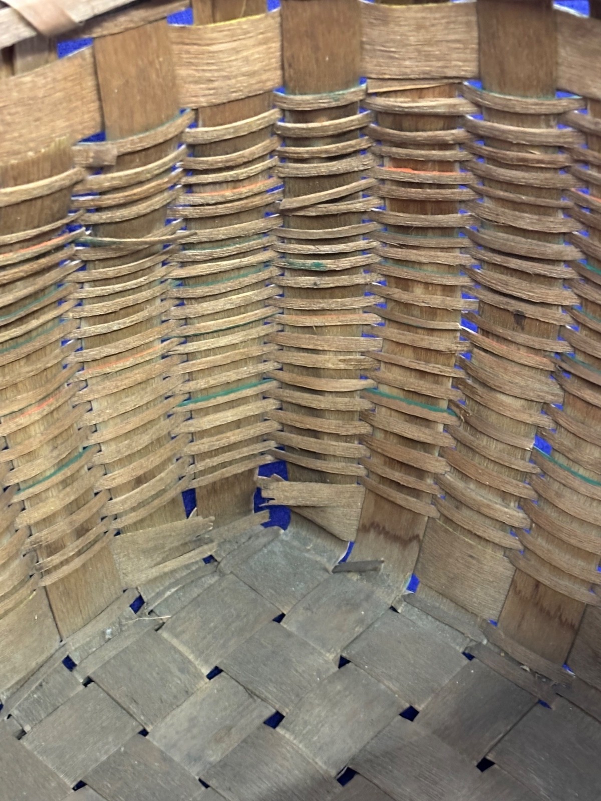 ANTIQUE NATIVE AMERICAN INDIAN WOODLANDS PAINTED SPLINT WOVEN BASKET VERY OLD